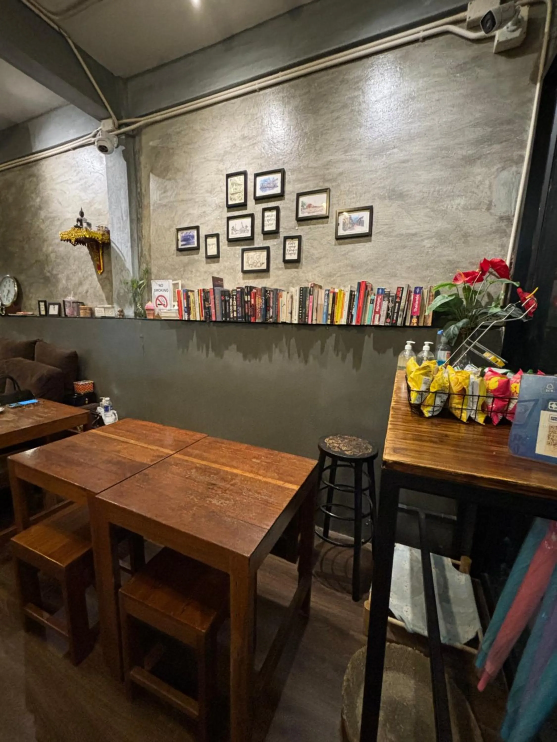 Library in Hansa Hostel Bangkok Khaosan