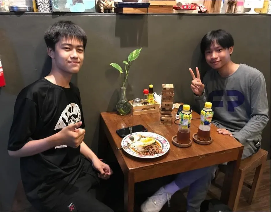 Restaurant/places to eat in Hansa Hostel Bangkok Khaosan