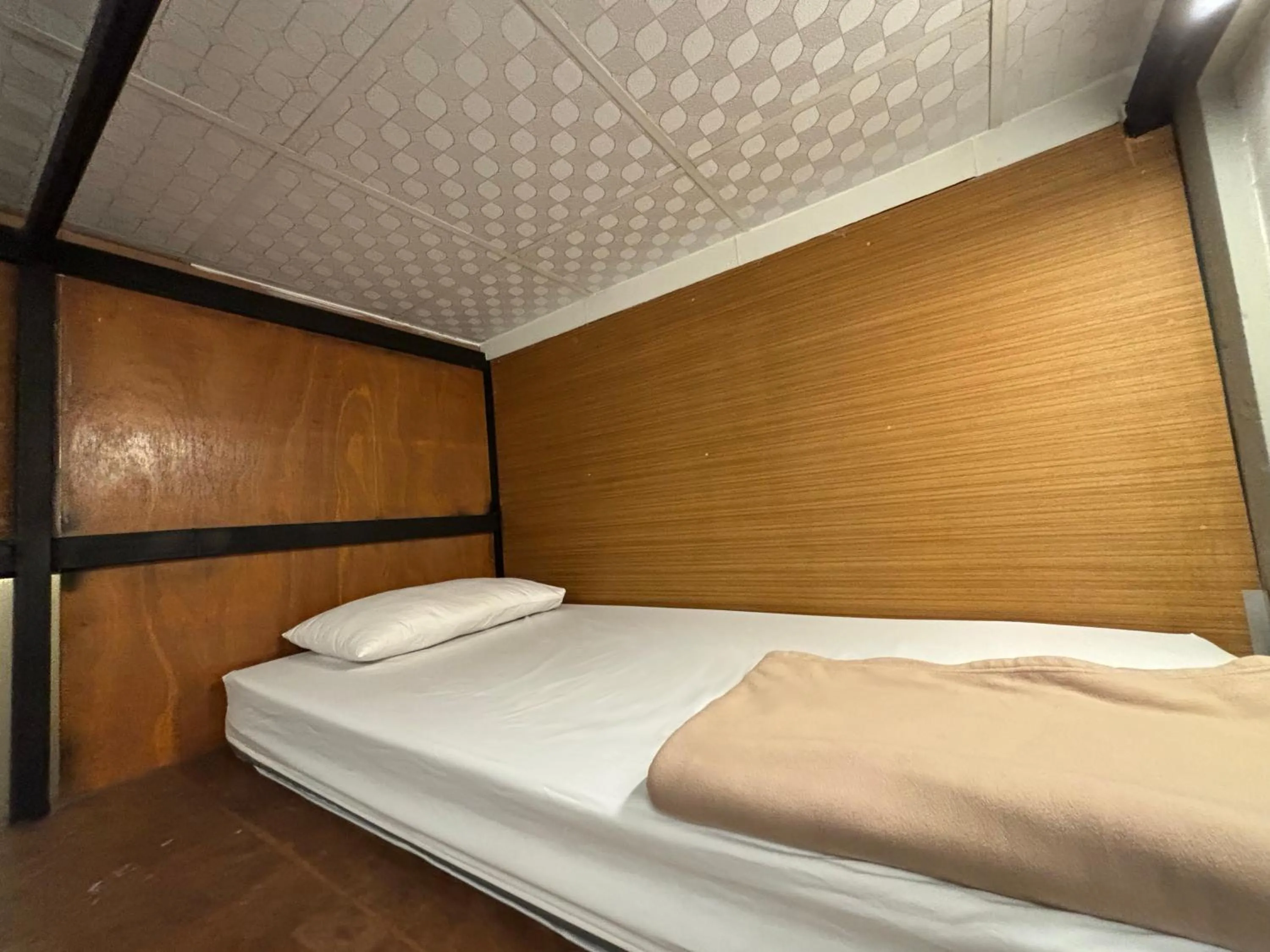 Bed in Hansa Hostel Bangkok Khaosan