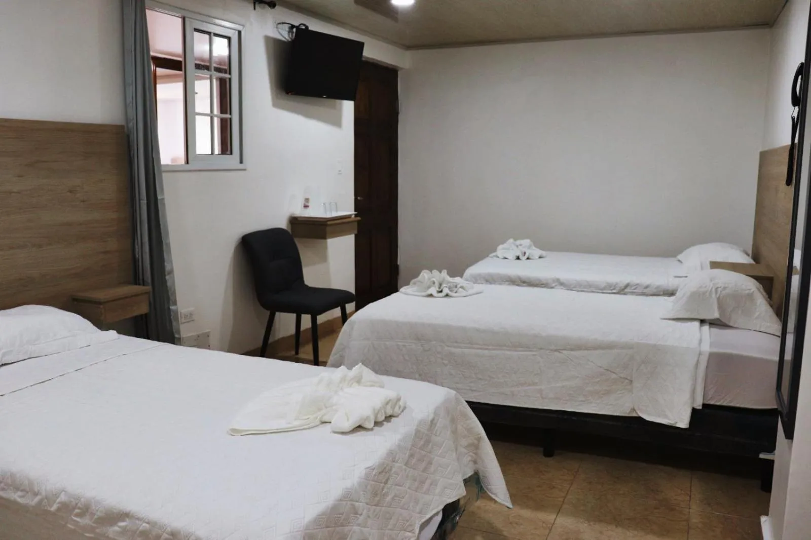 Bed in Hotel Internacional de Colón