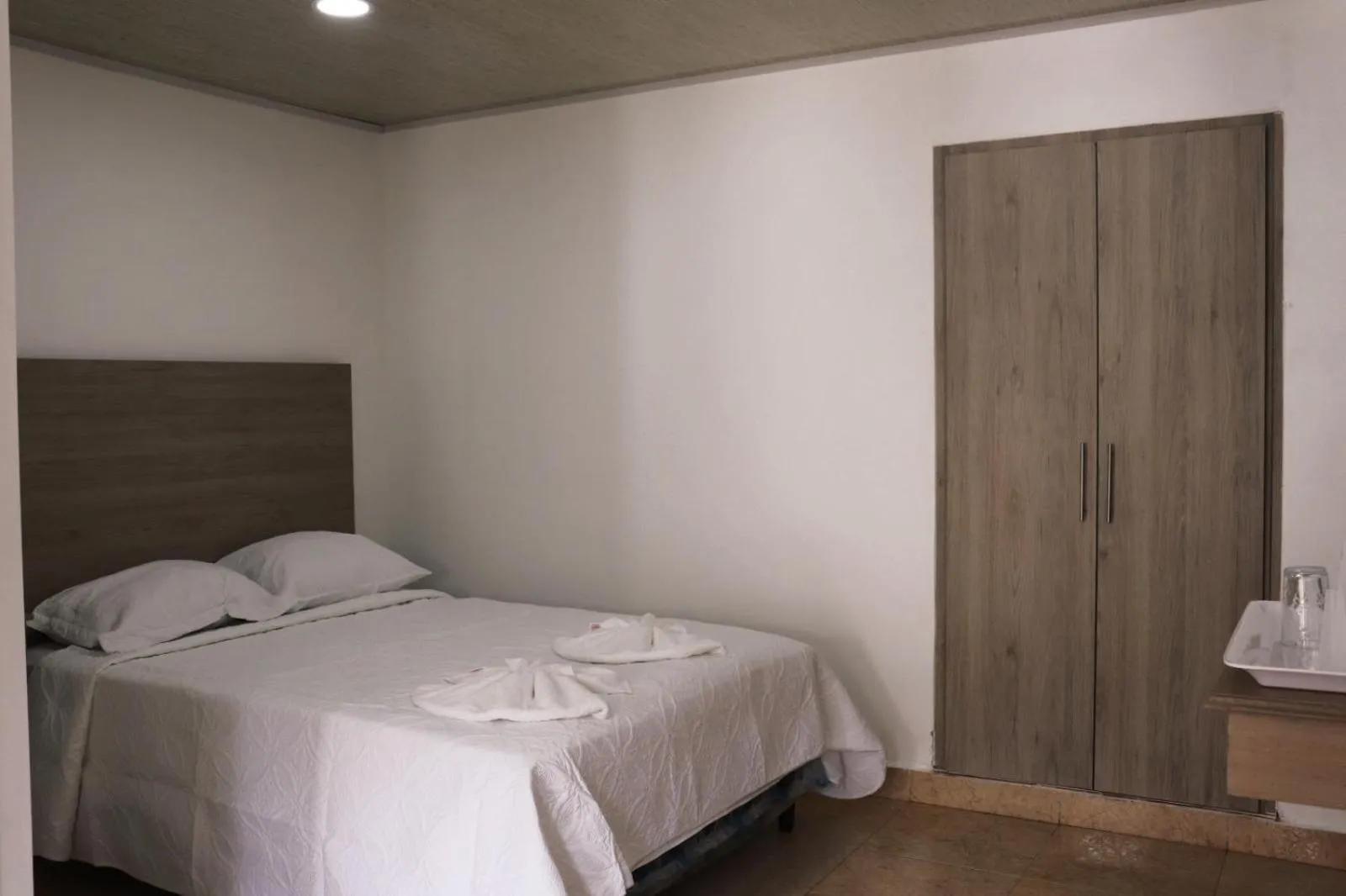 Bed in Hotel Internacional de Colón