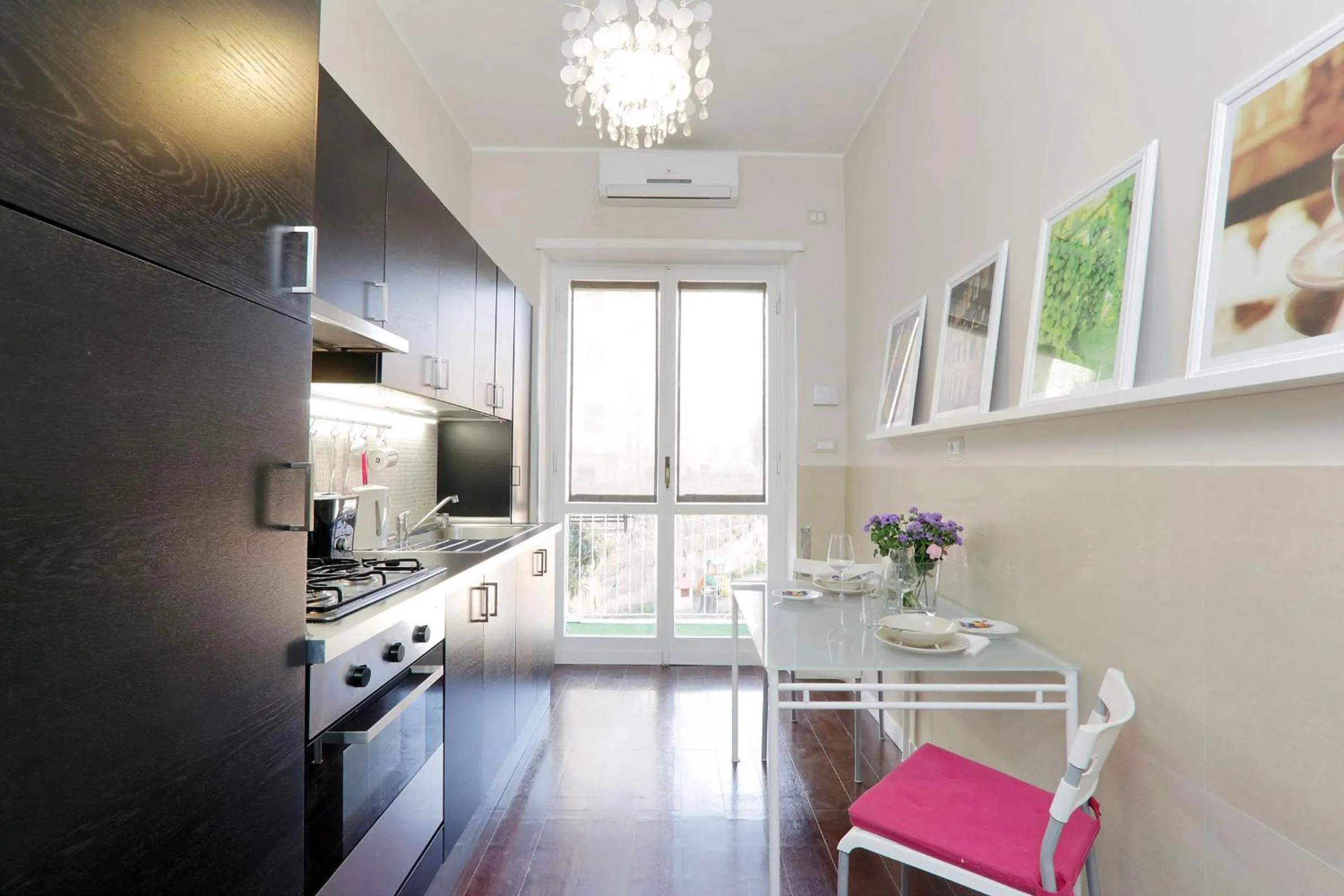 Kitchen or kitchenette in Vatican Art House