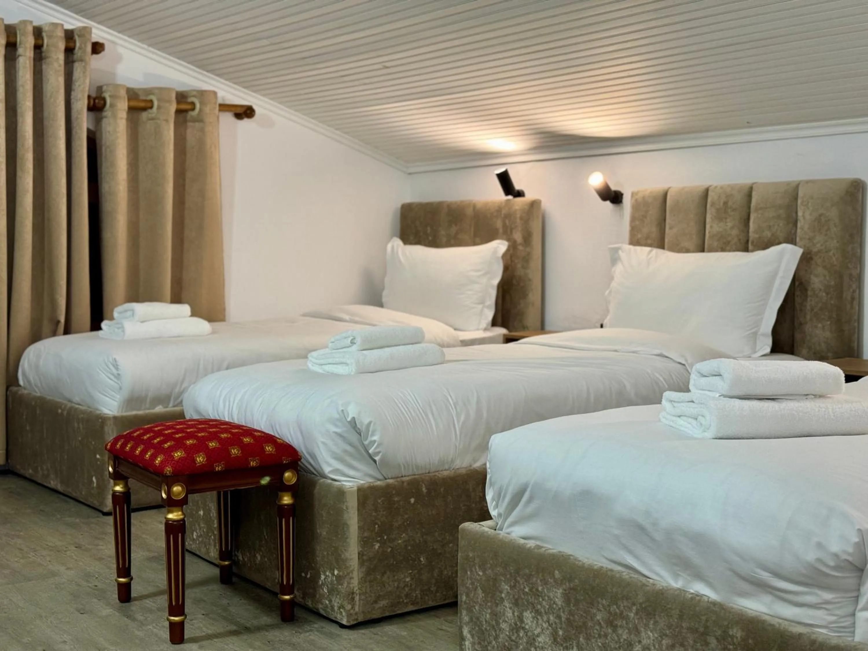 Bedroom, Bed in VILA ALIZEE Hotel