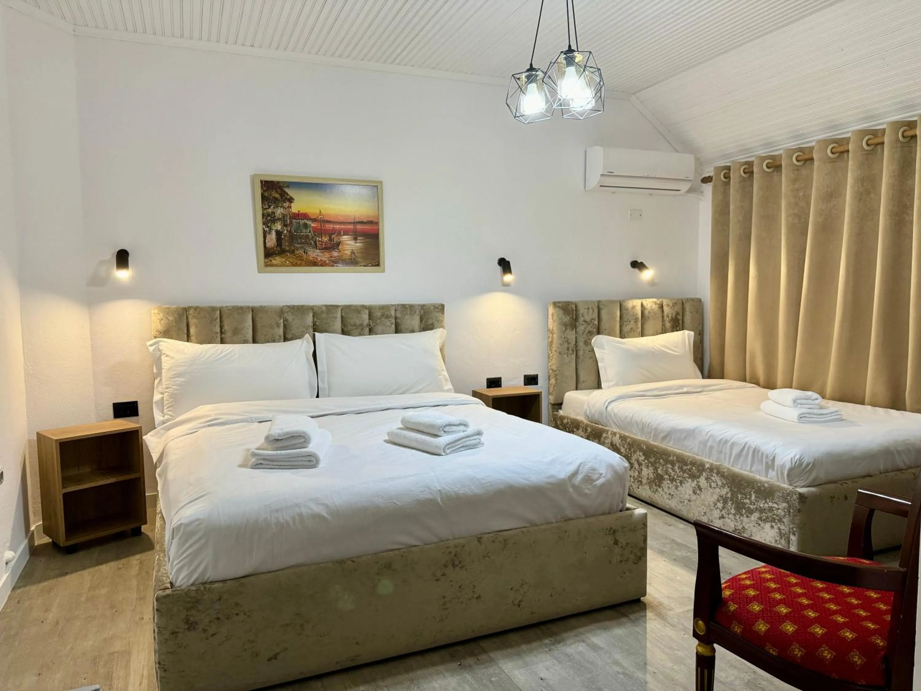 Bedroom, Bed in VILA ALIZEE Hotel