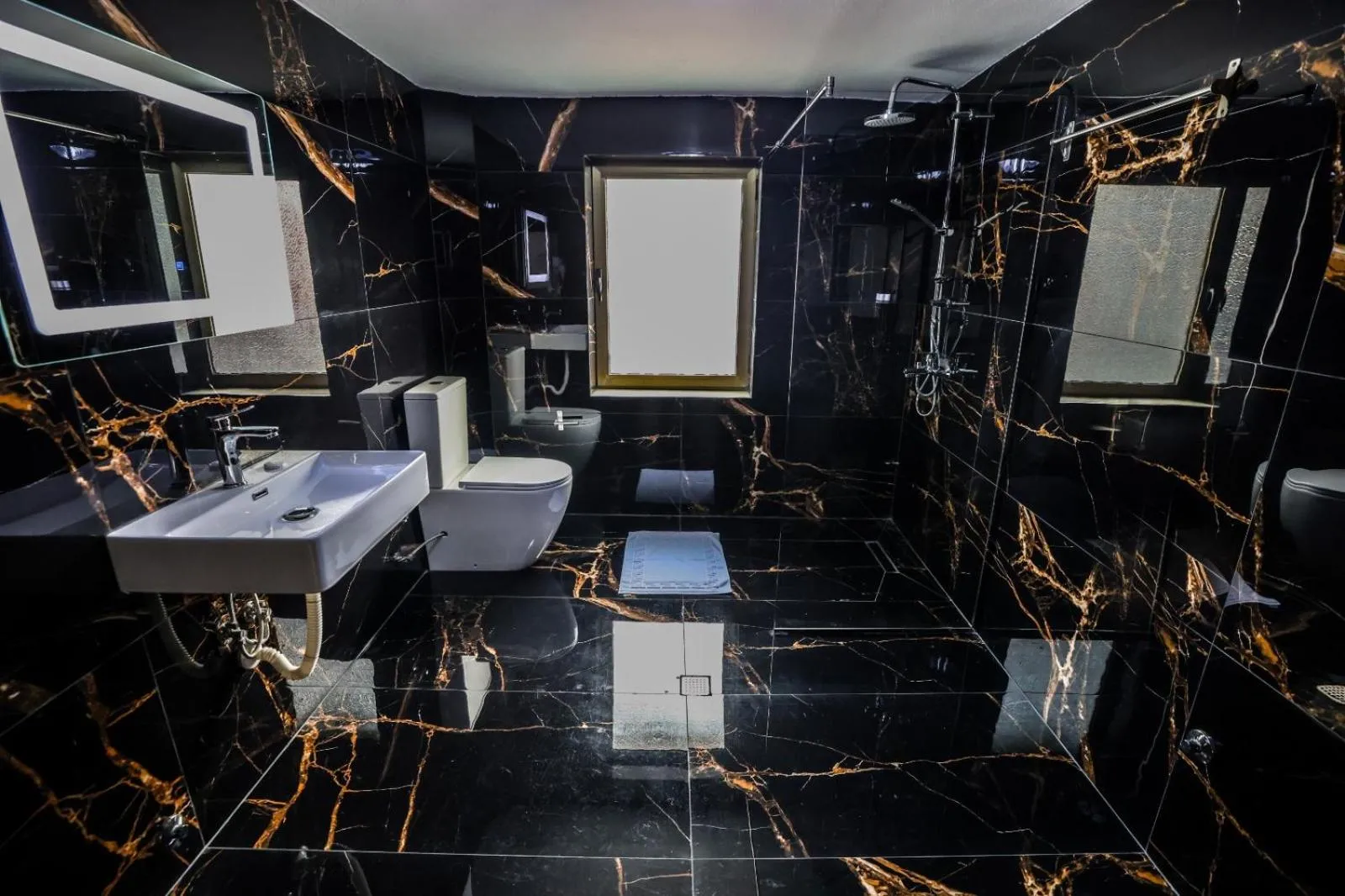 Bathroom in VILA ALIZEE Hotel
