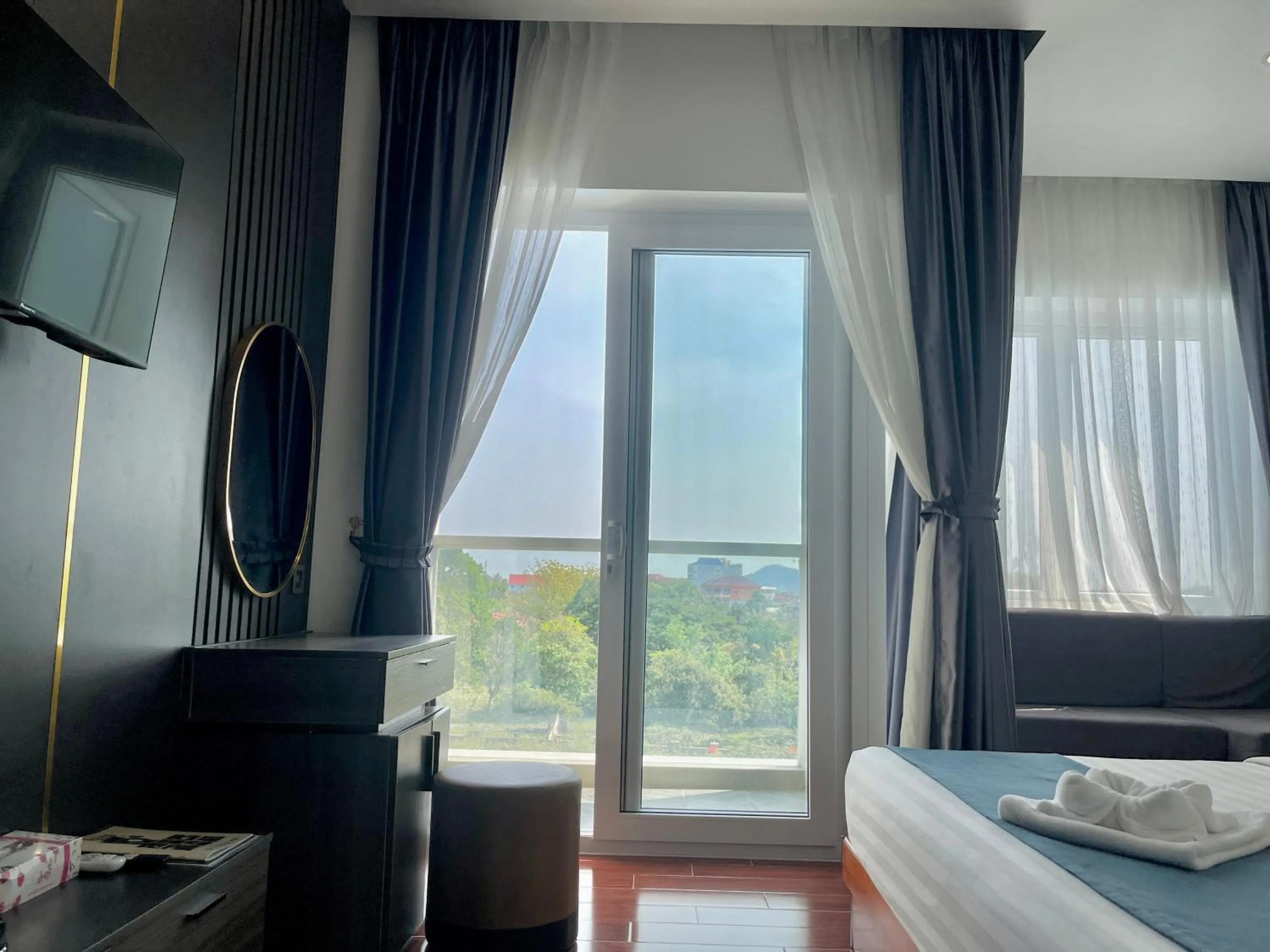 Bed in Kep Sea View Hotel & Sky Bar