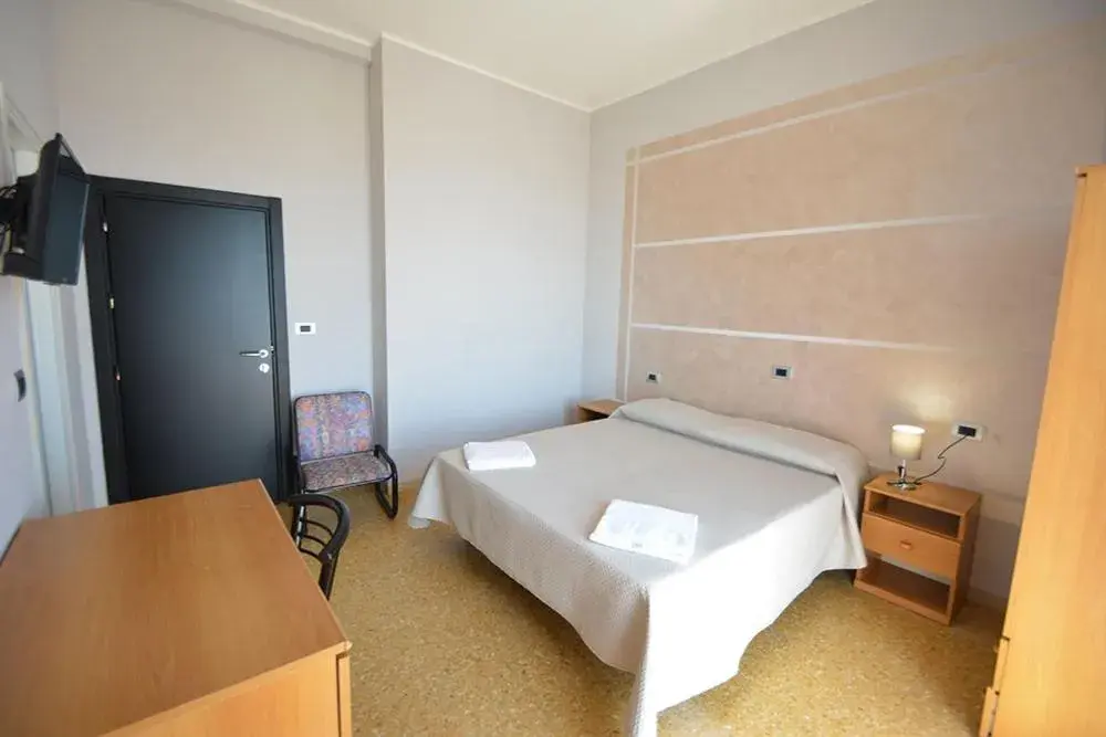 Double Room in Hotel BELLA ROMAGNA Double Room in Hotel BELLA ROMAGNA