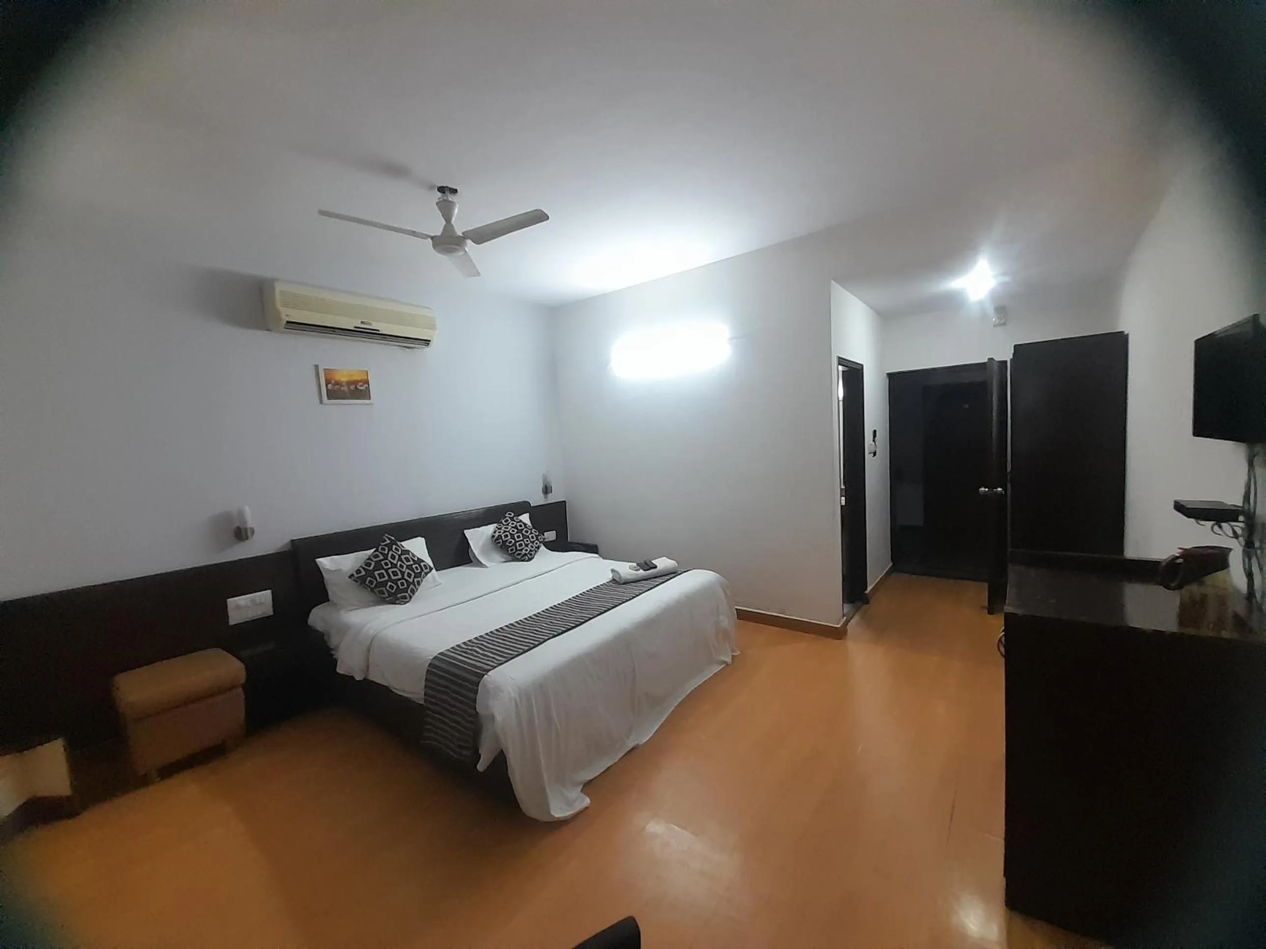 Bed in Hotel Prestige INN