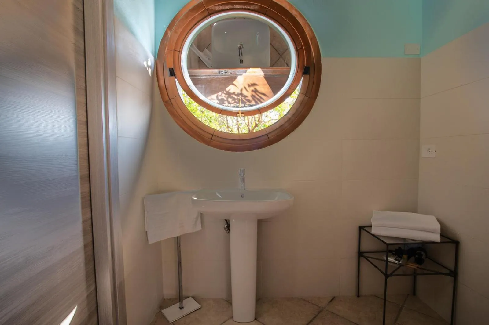 Bathroom in Hotel Caneo