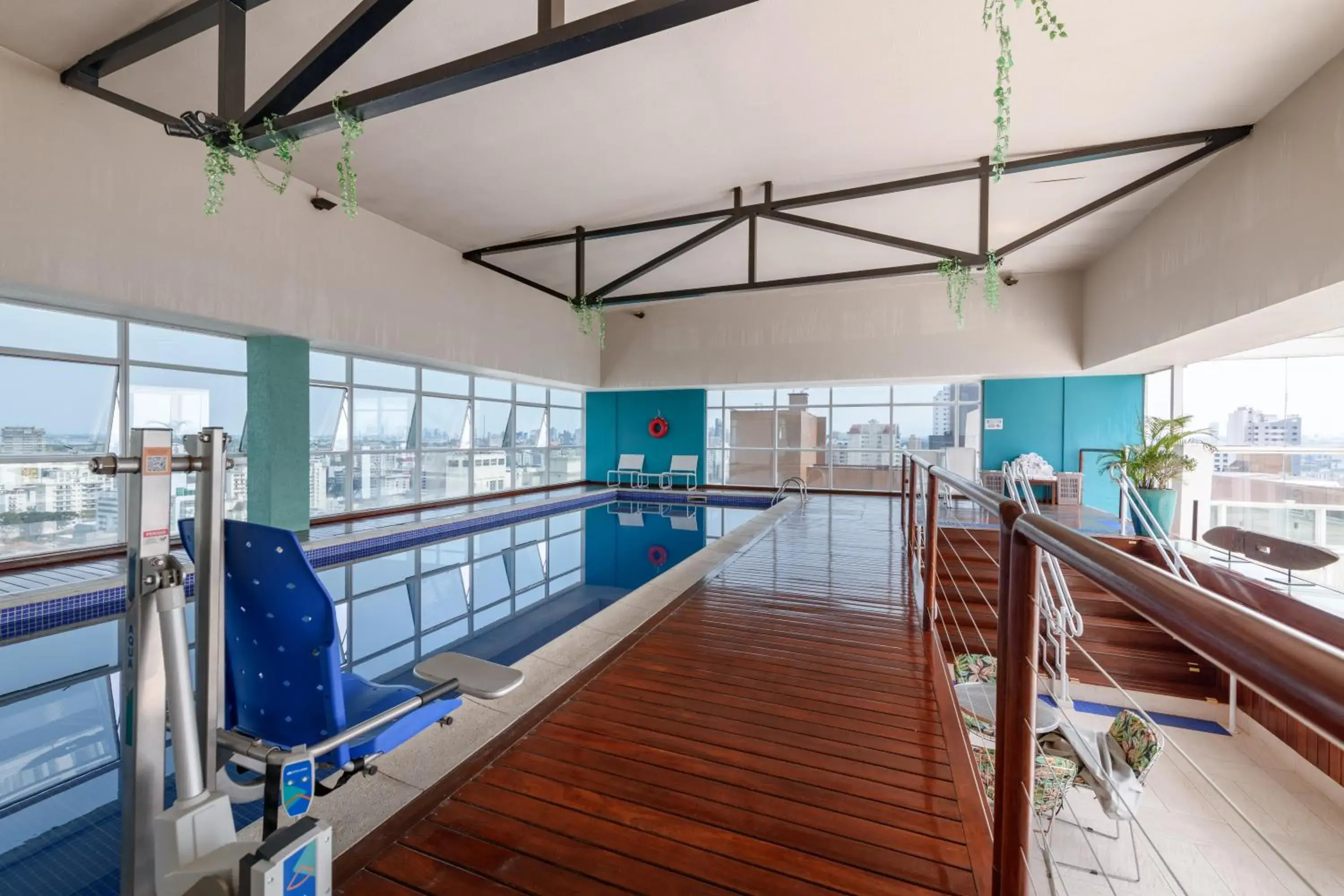 Swimming pool in Pestana Curitiba Swimming pool in Pestana Curitiba