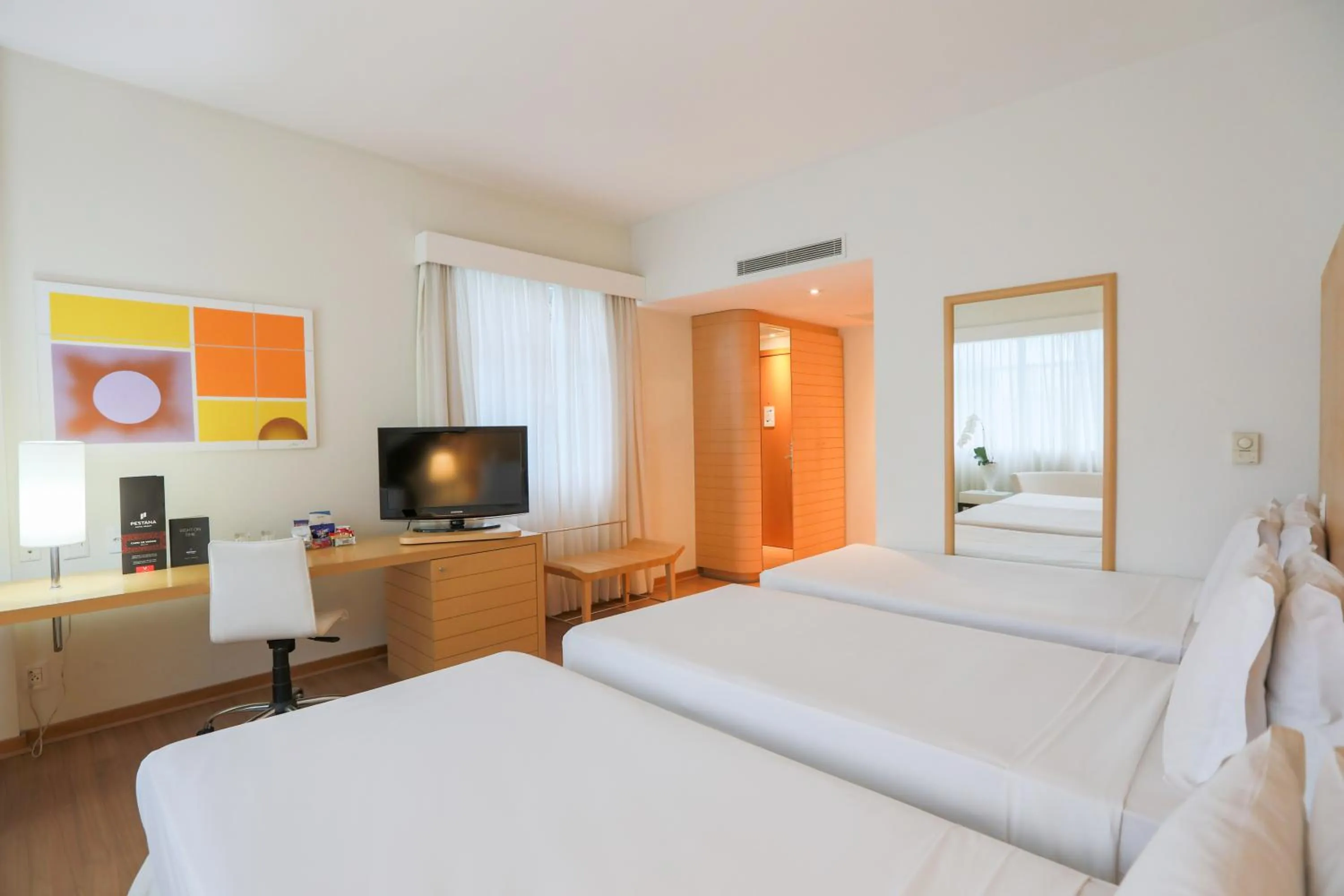 Decorative detail, Bed in Pestana Curitiba