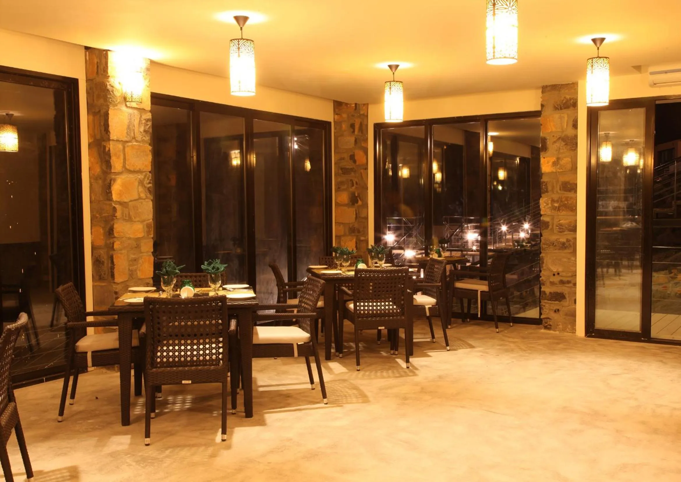 Restaurant/places to eat in The View