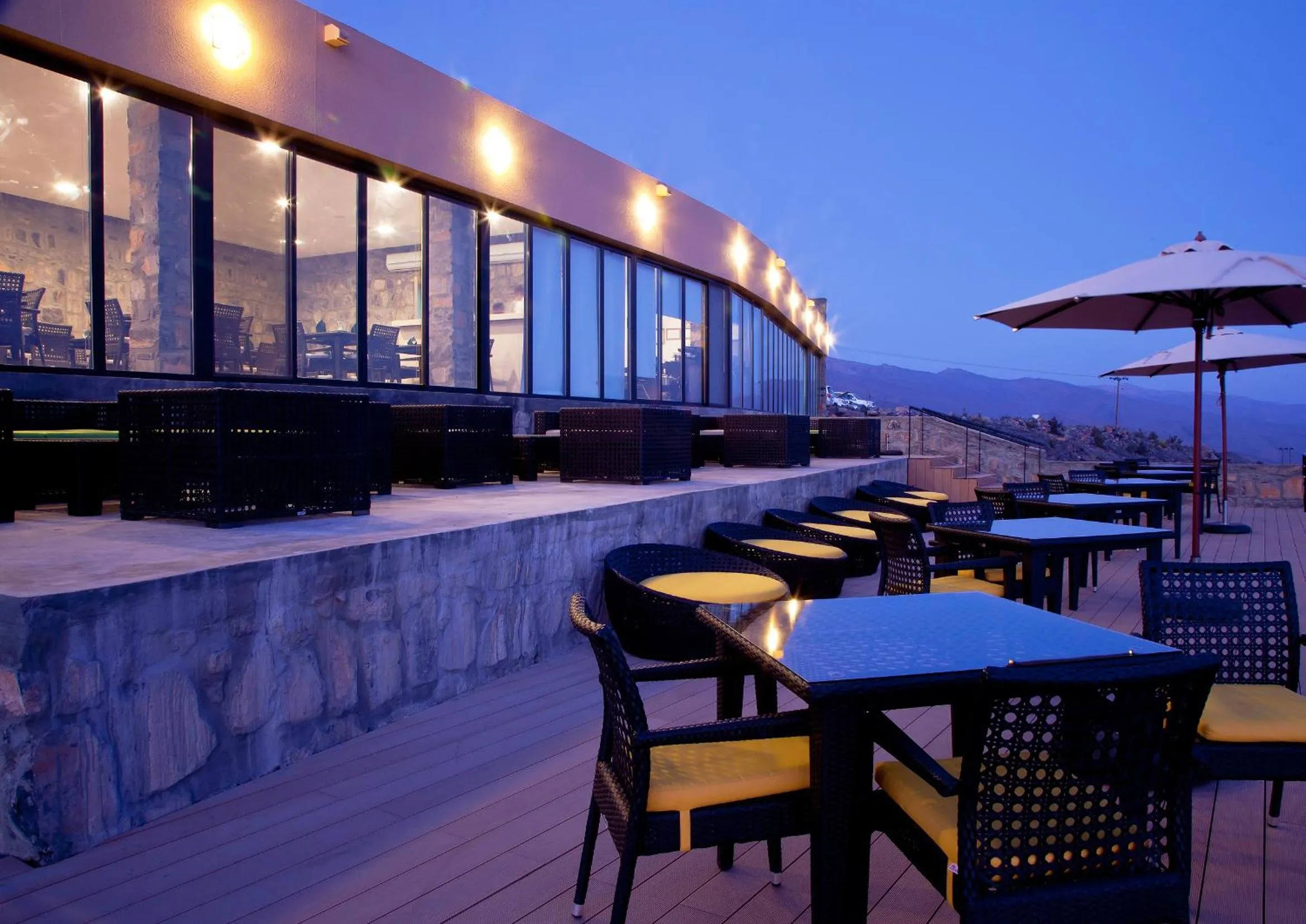 Restaurant/places to eat in The View