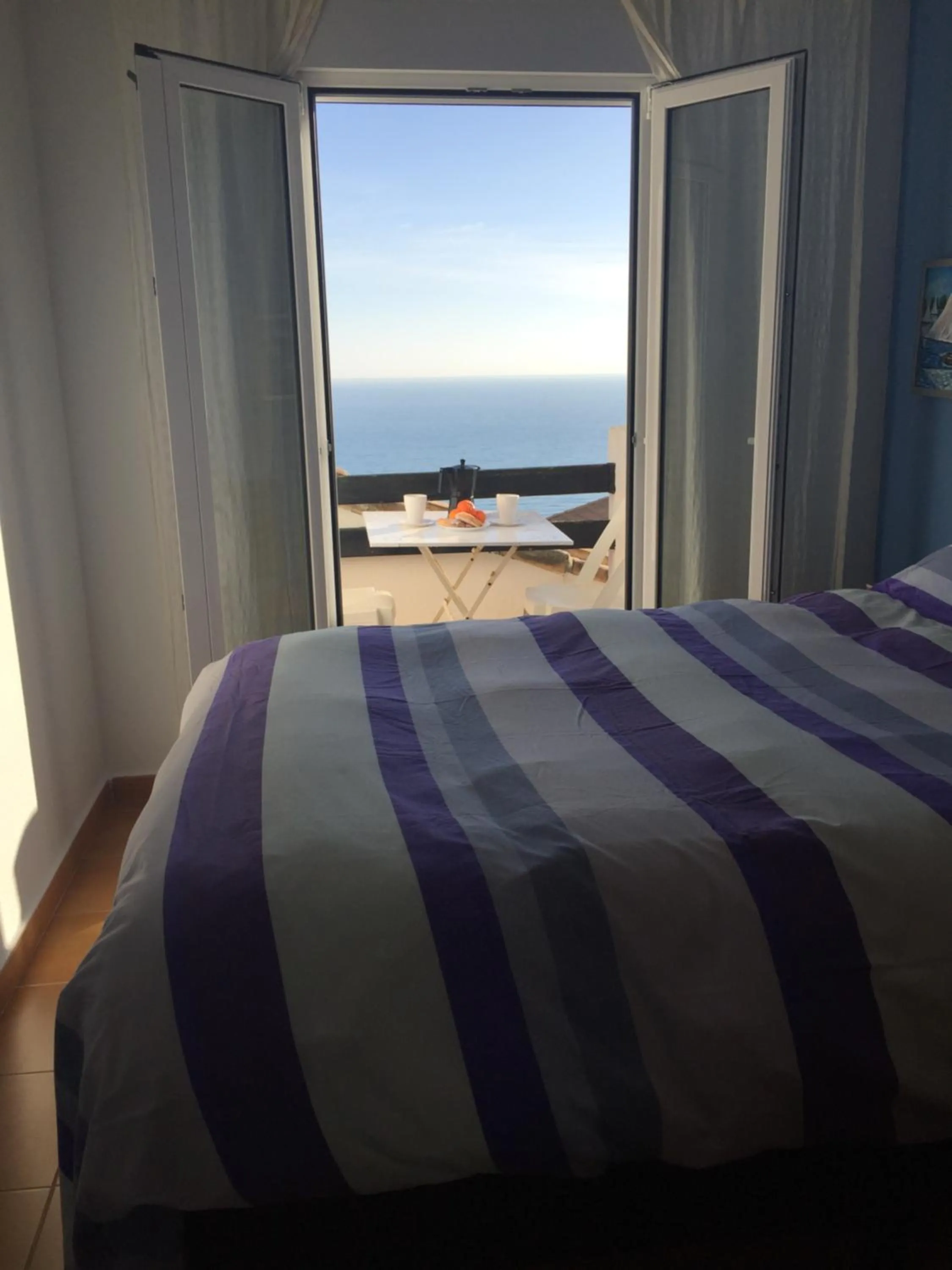 Photo of the whole room, Bed in Bungalow Mediterraneo