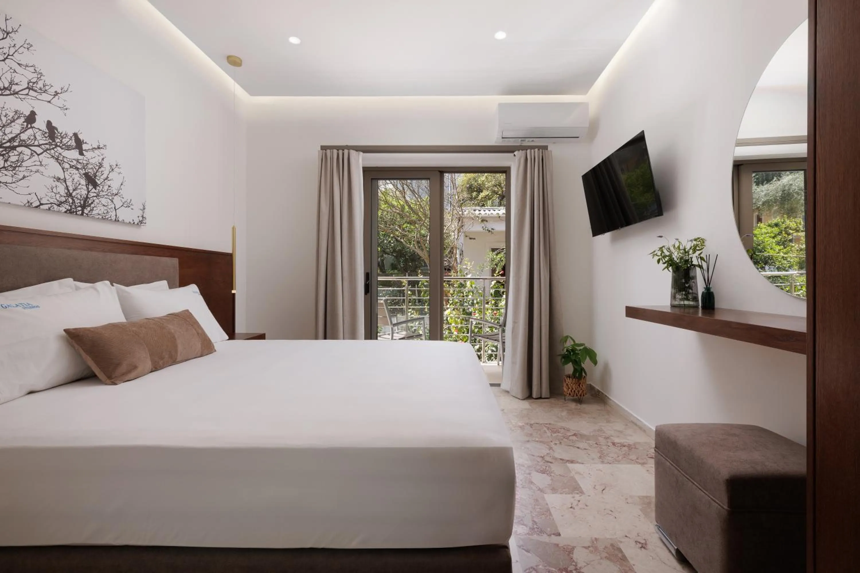 Deluxe Double Room with Balcony in Galatia Studios and Apartments