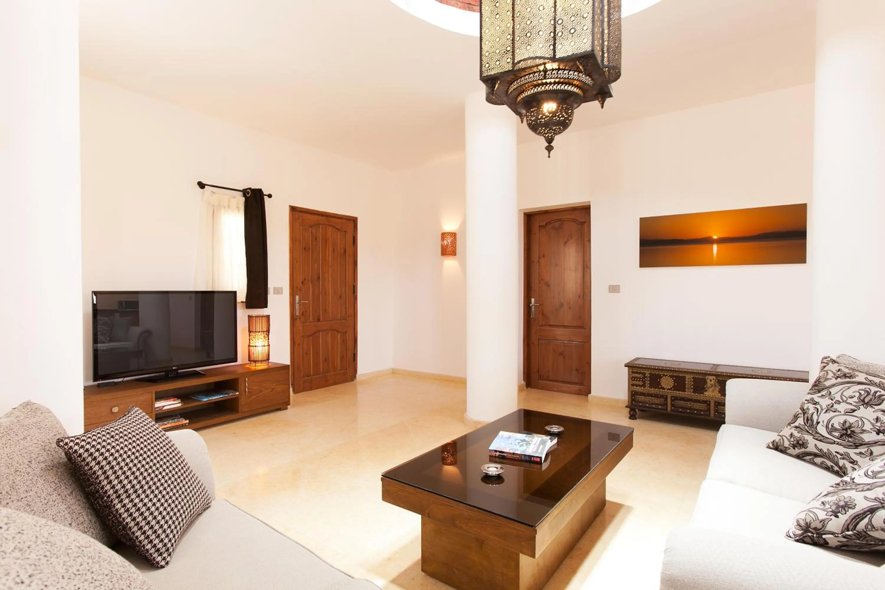 TV and multimedia in Red Rock Apartments