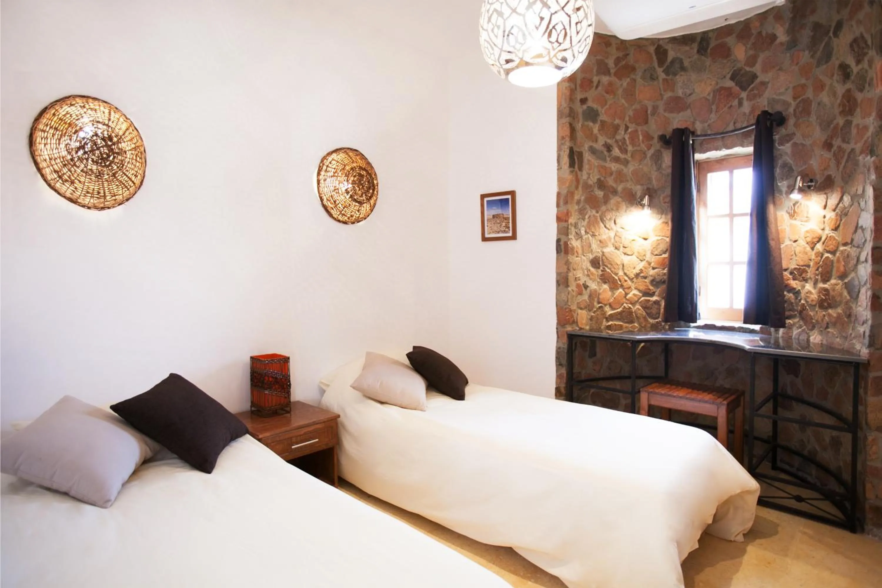 Snorkeling, Bed in Red Rock Apartments