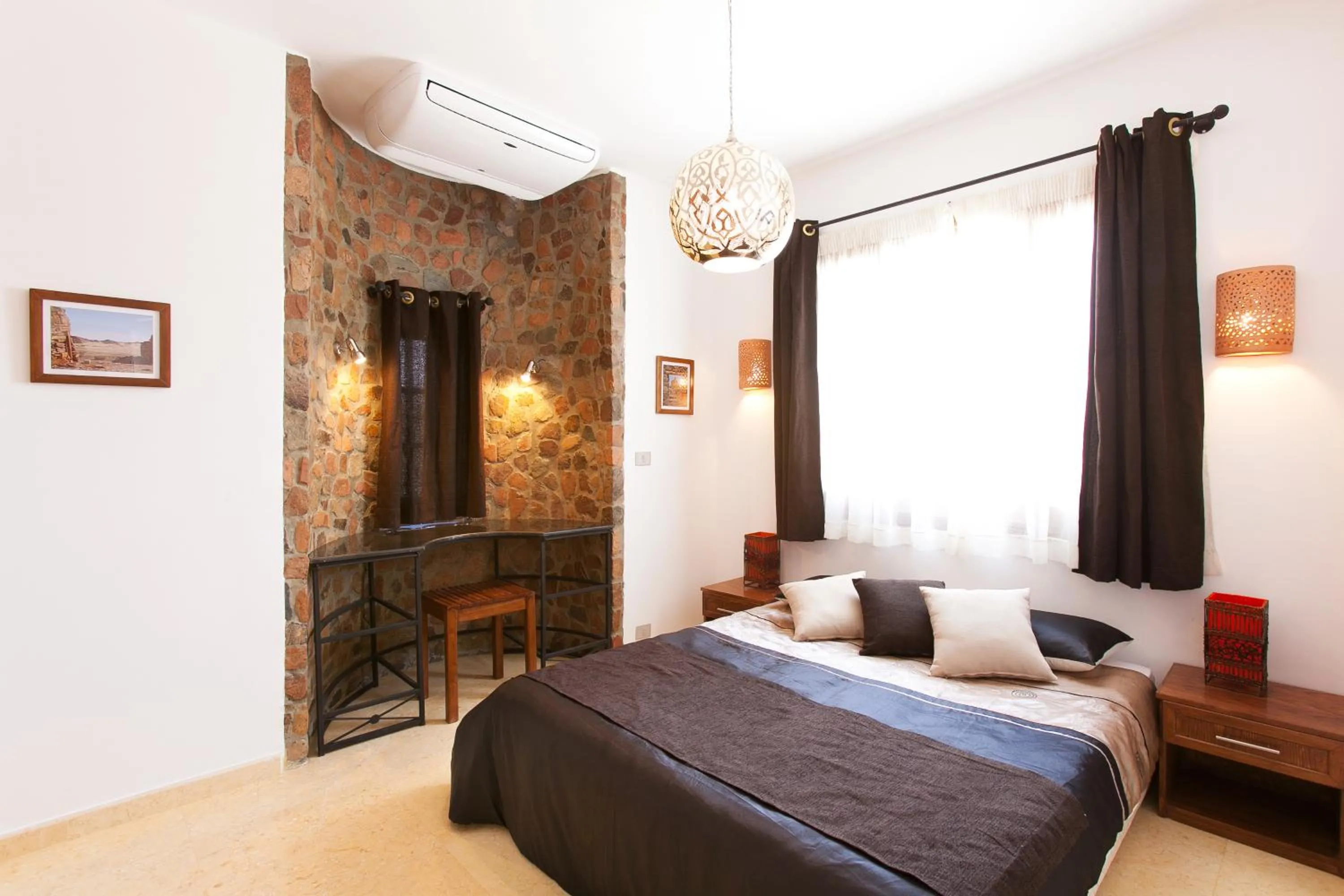 Winter, Bed in Red Rock Apartments