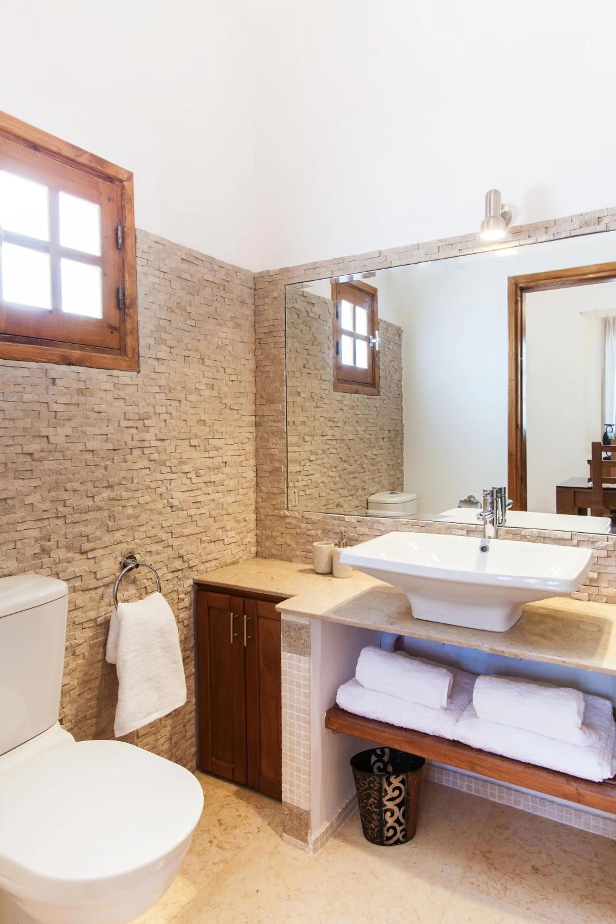 Shower in Red Rock Apartments