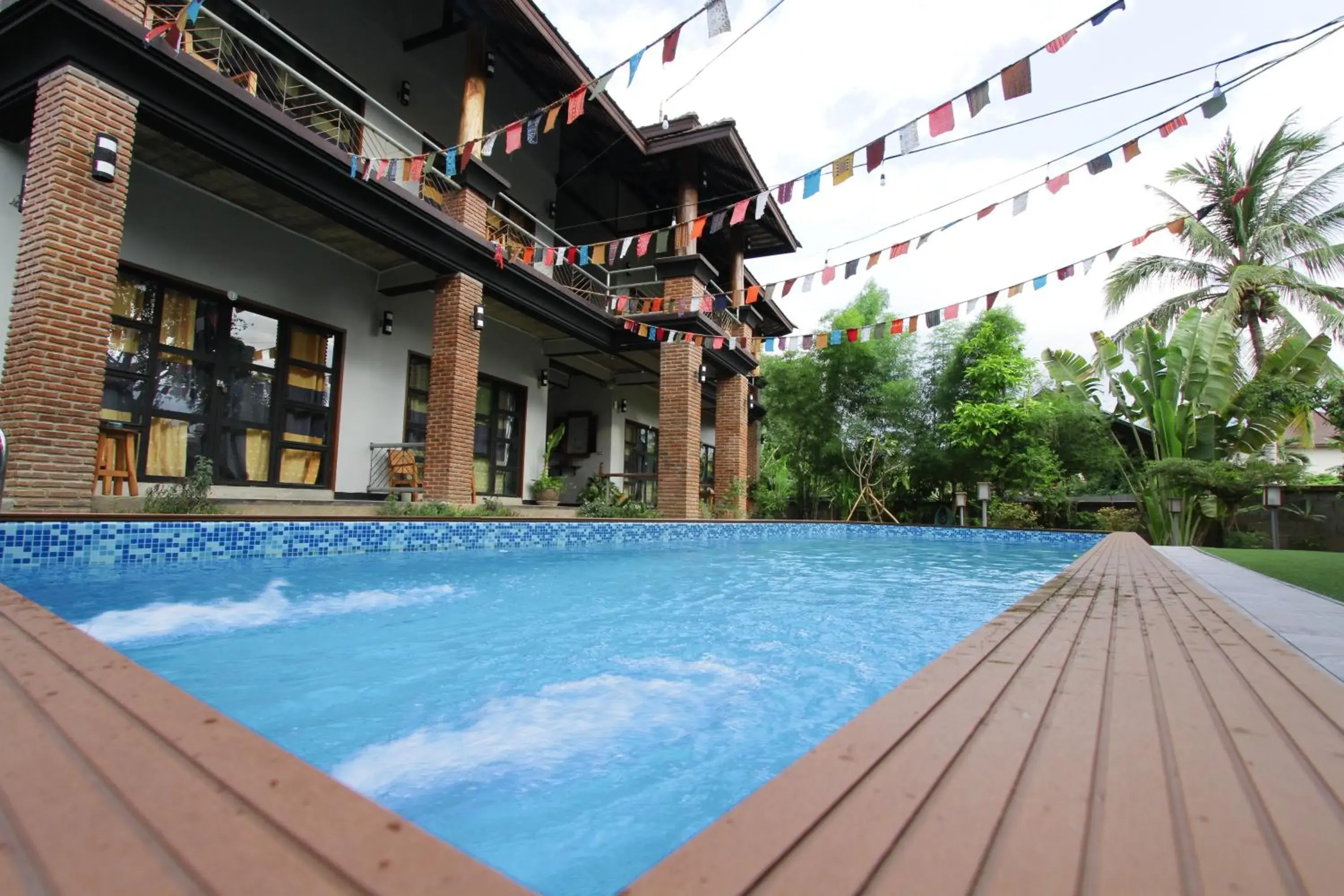 Property building in Above The Sea Maesariang Property building in Above The Sea Maesariang