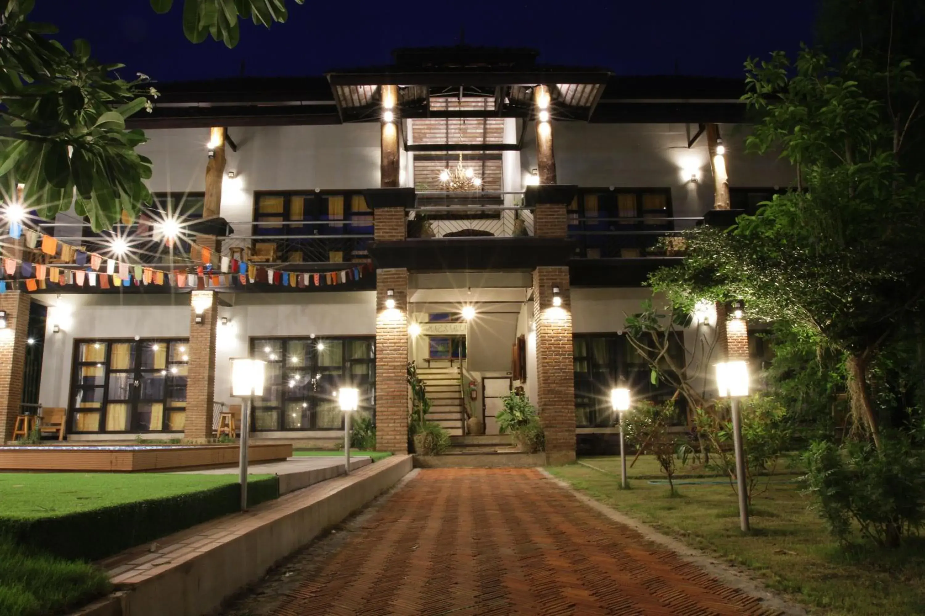 Property building in Above The Sea Maesariang Property building in Above The Sea Maesariang