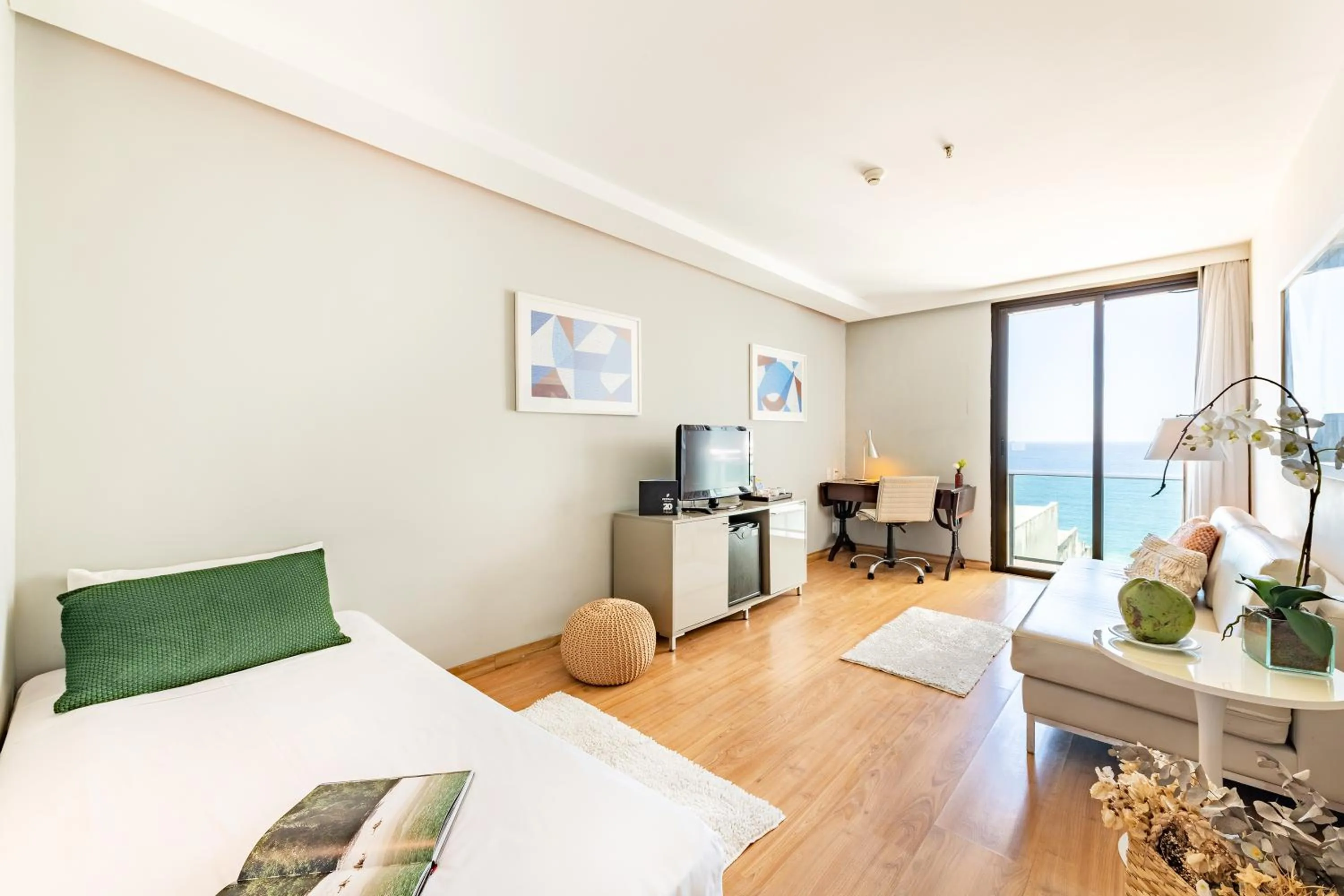 Photo of the whole room, Bed in Pestana Rio Atlantica