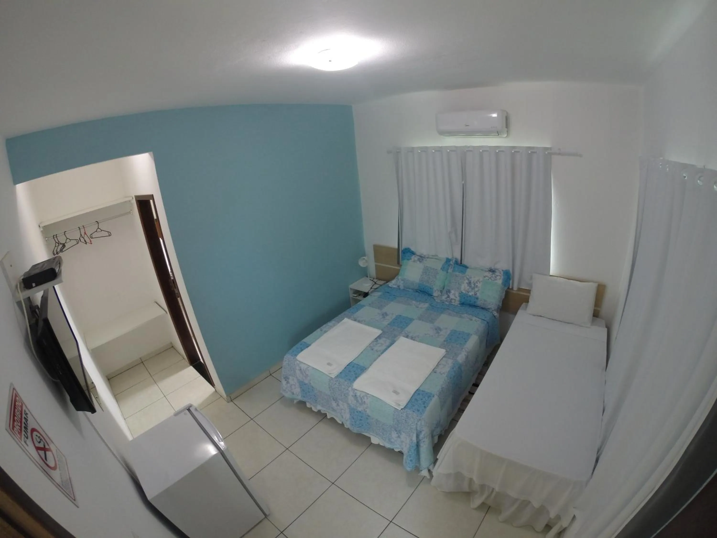 Photo of the whole room, Bed in Cantinho da Melão