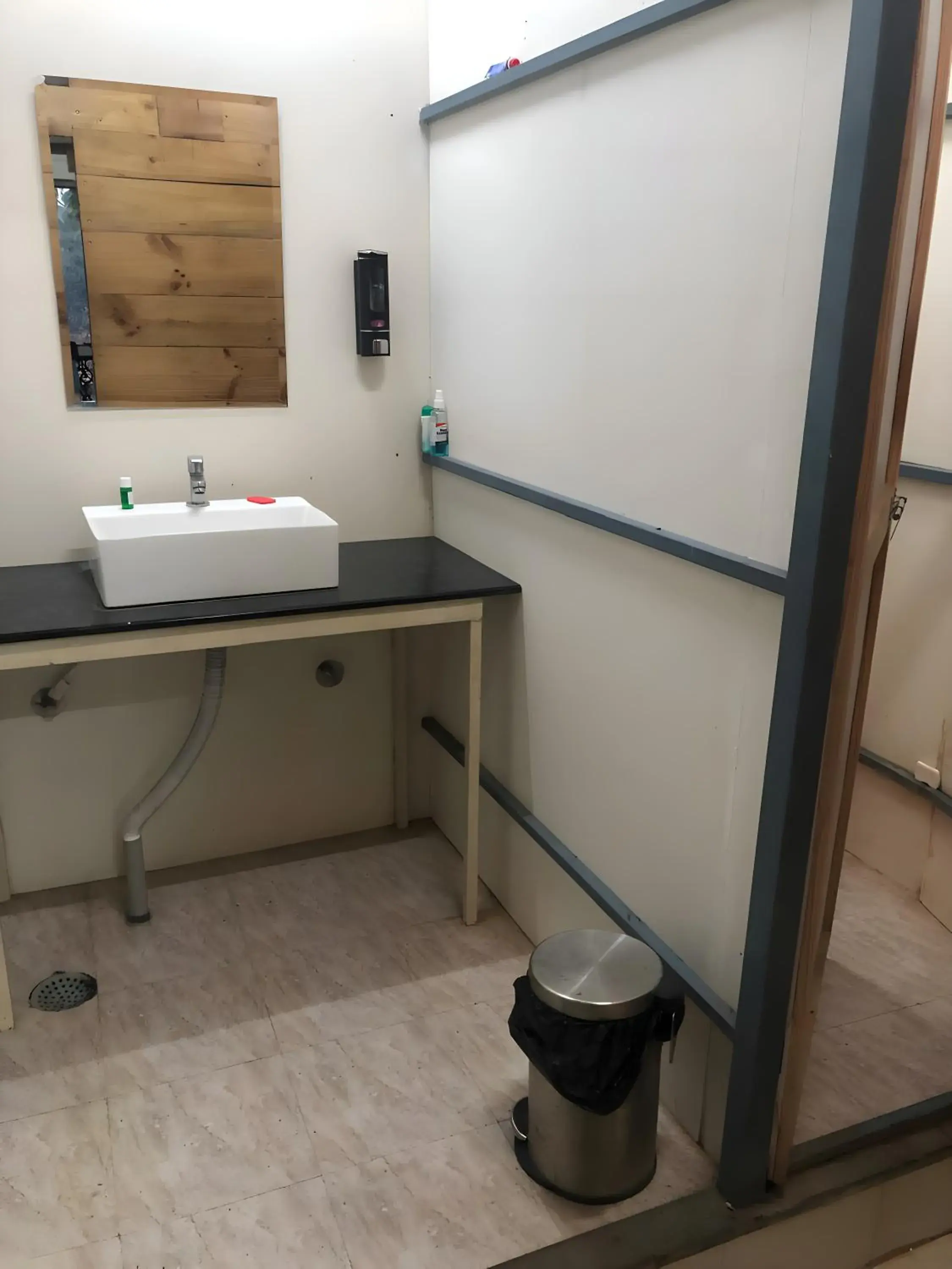 Bathroom in Jeet hostel and Stay Rooms Bathroom in Jeet hostel and Stay Rooms