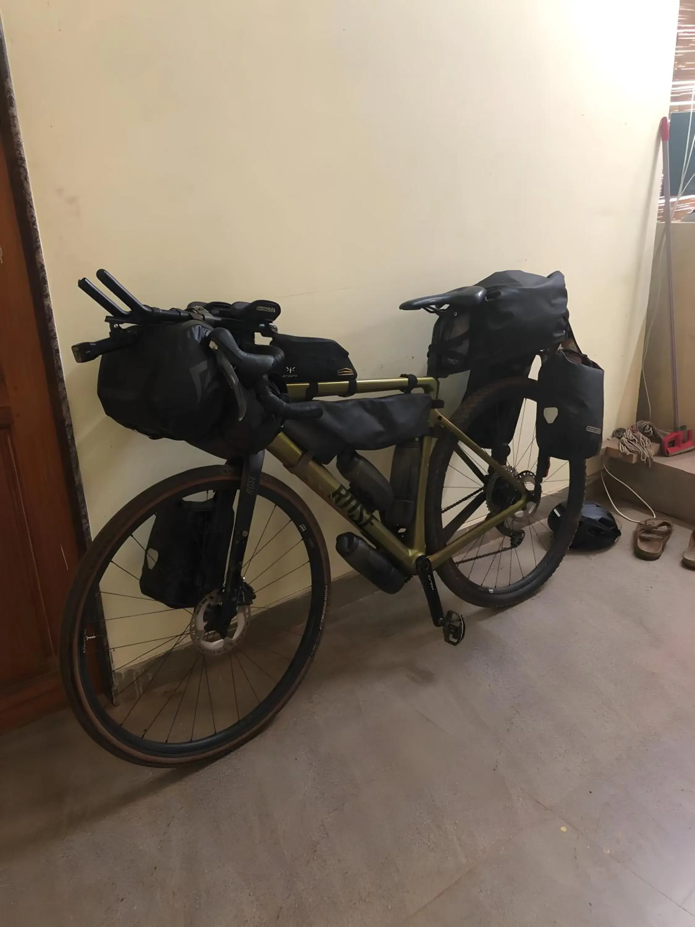 Property building in Jeet hostel and Stay Rooms Property building in Jeet hostel and Stay Rooms