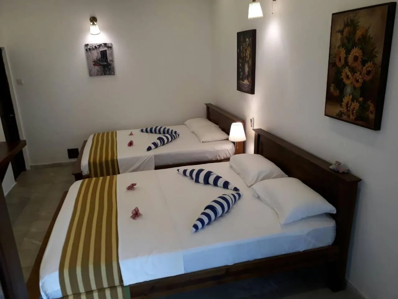 Photo of the whole room, Bed in Lucas