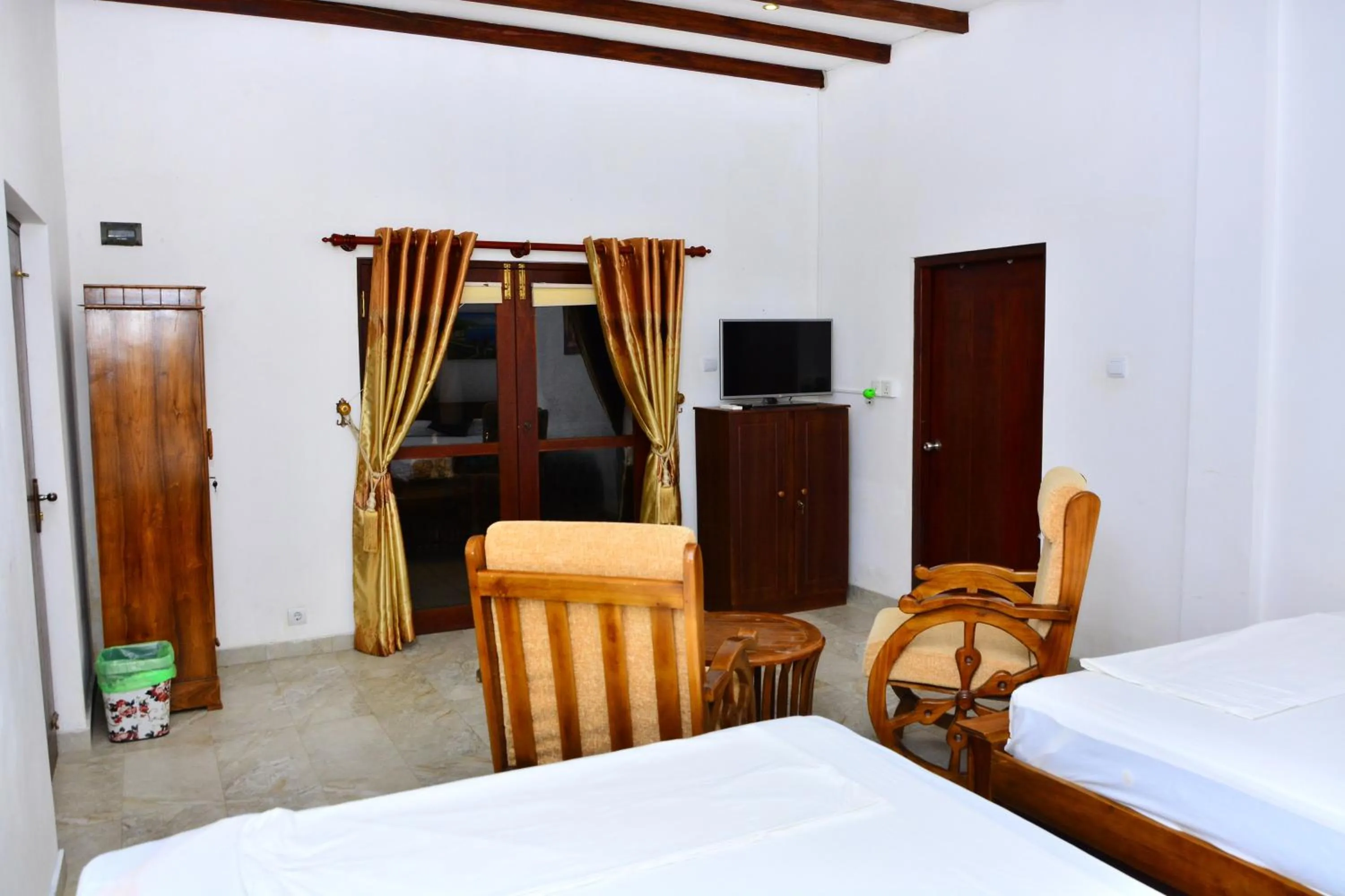 Photo of the whole room, Bed in Lucas