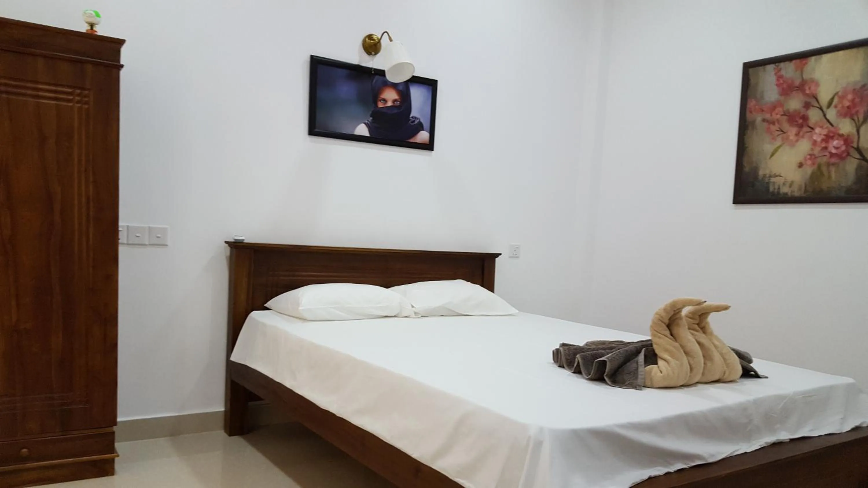 Photo of the whole room, Bed in Lucas