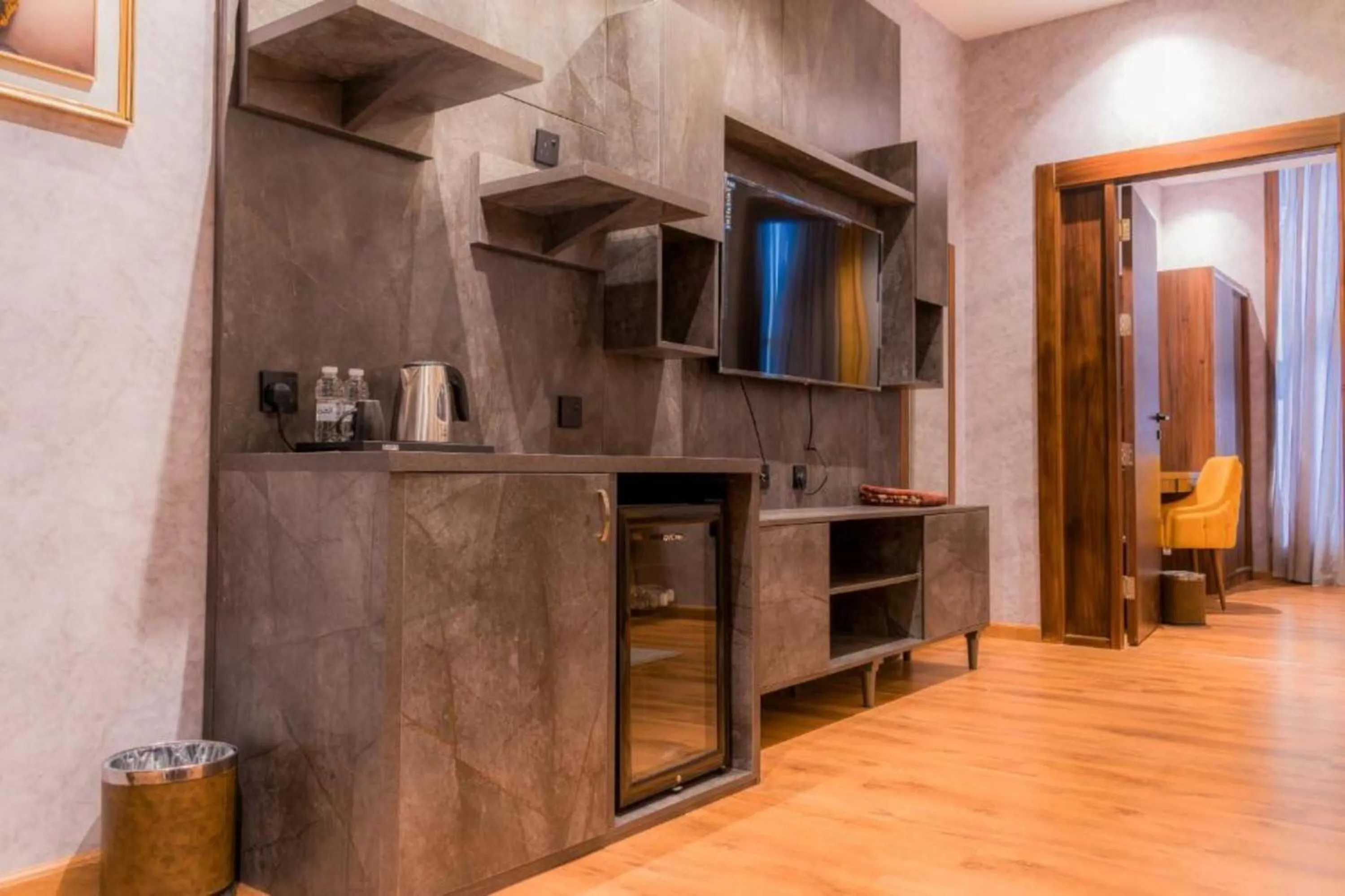 Kitchen or kitchenette in Palette Luxury MAS Hotel