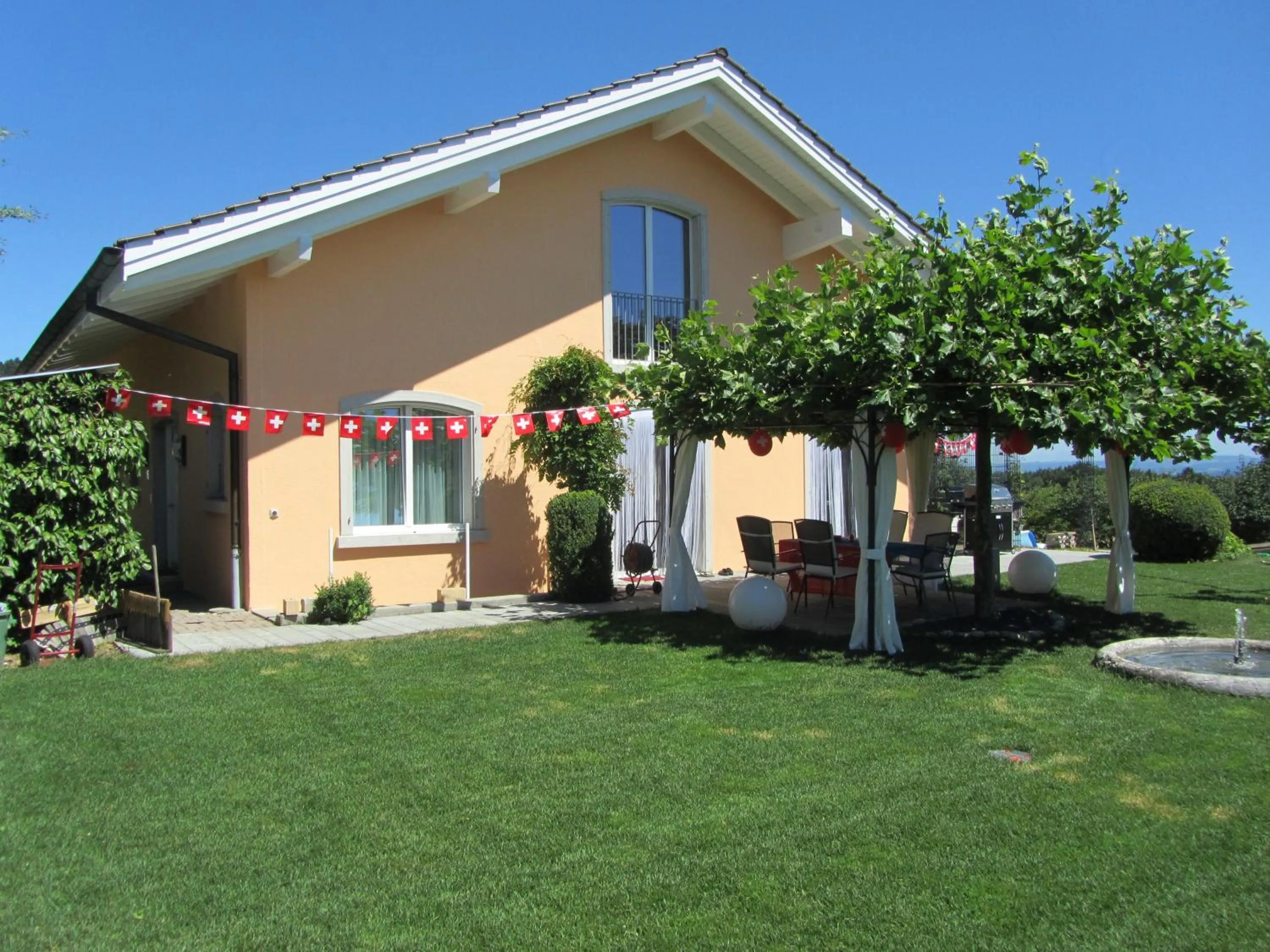 Facade/entrance in B&B Pension Marina
