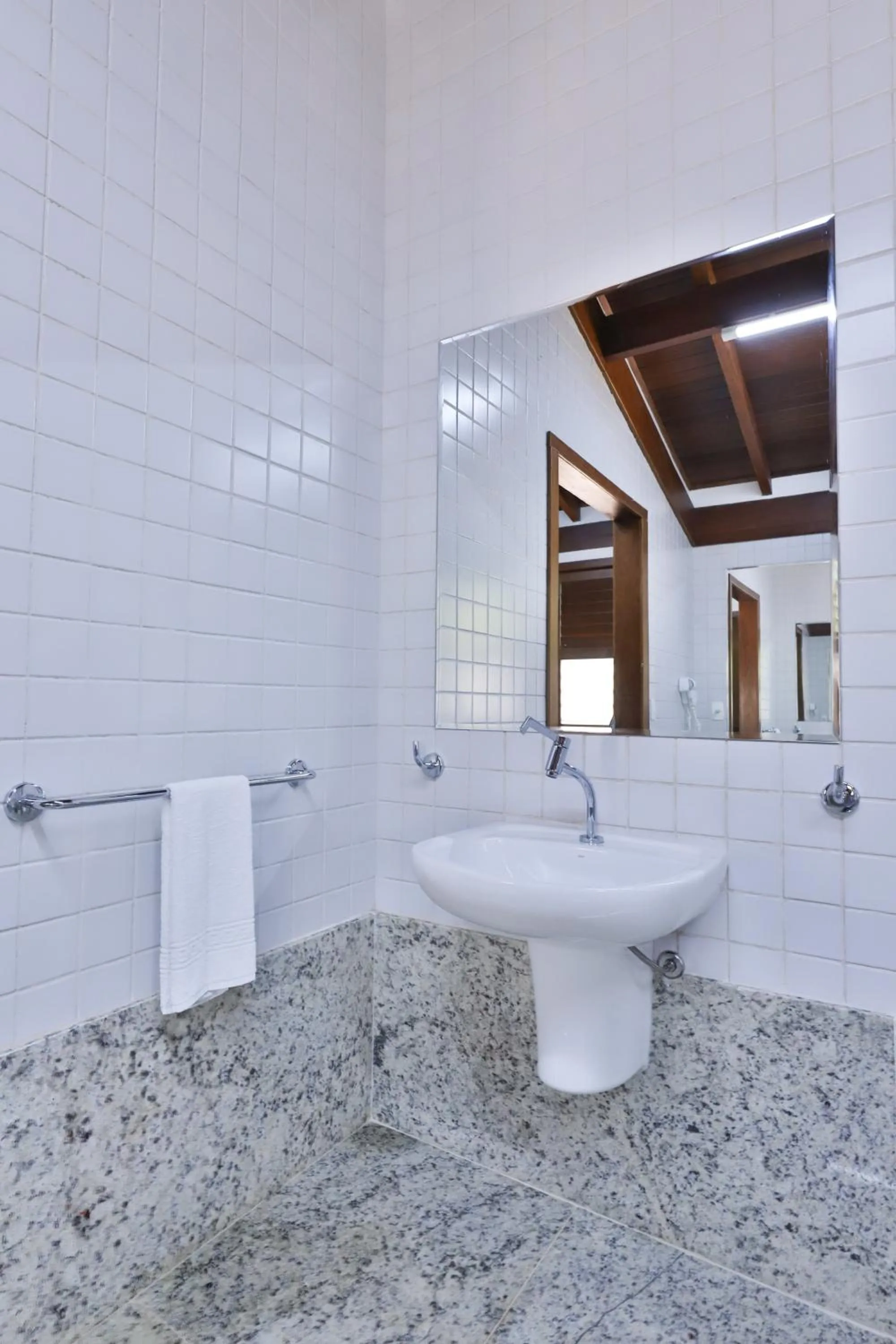 Bathroom in Bupitanga Hotel