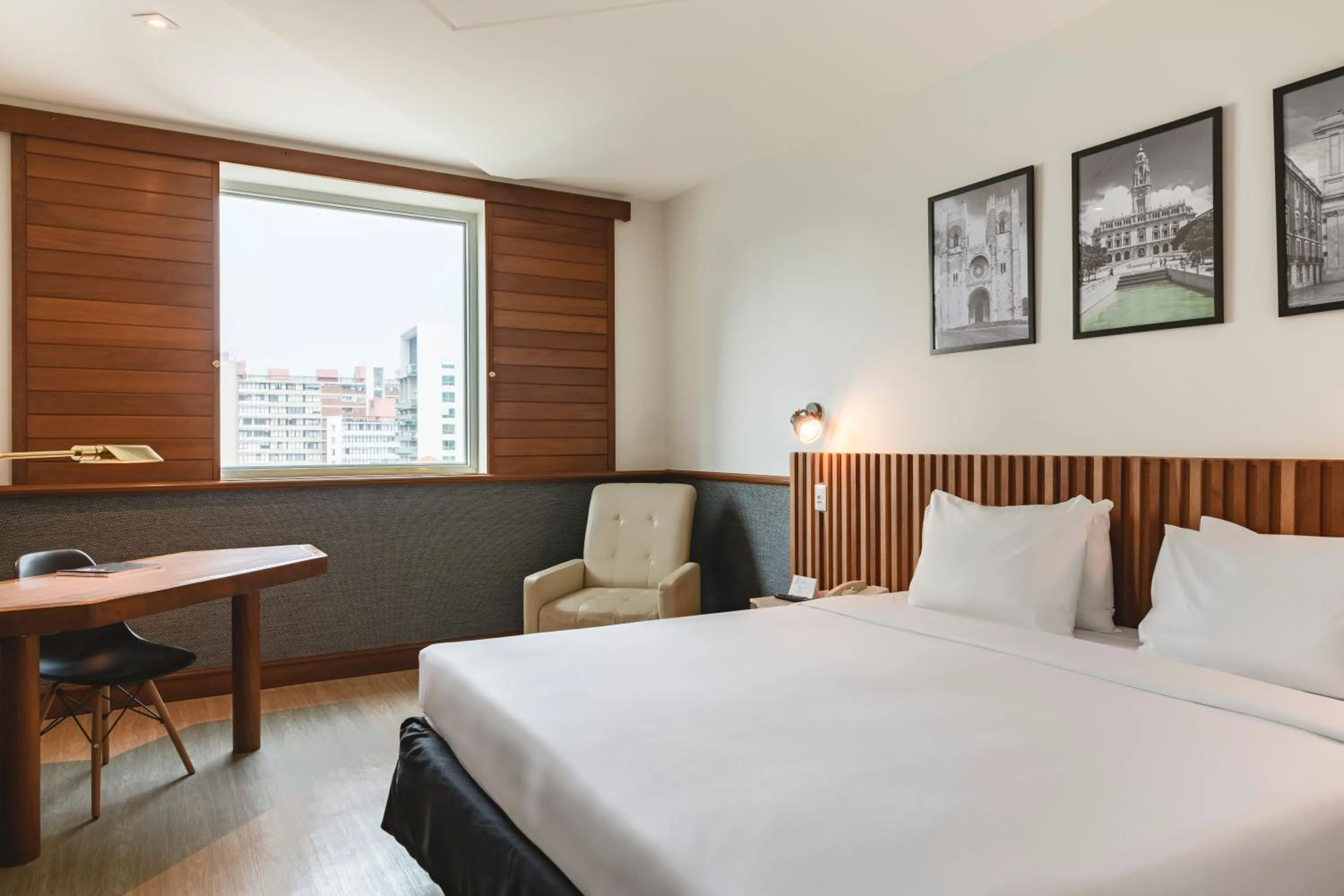 Photo of the whole room, Bed in Pestana São Paulo