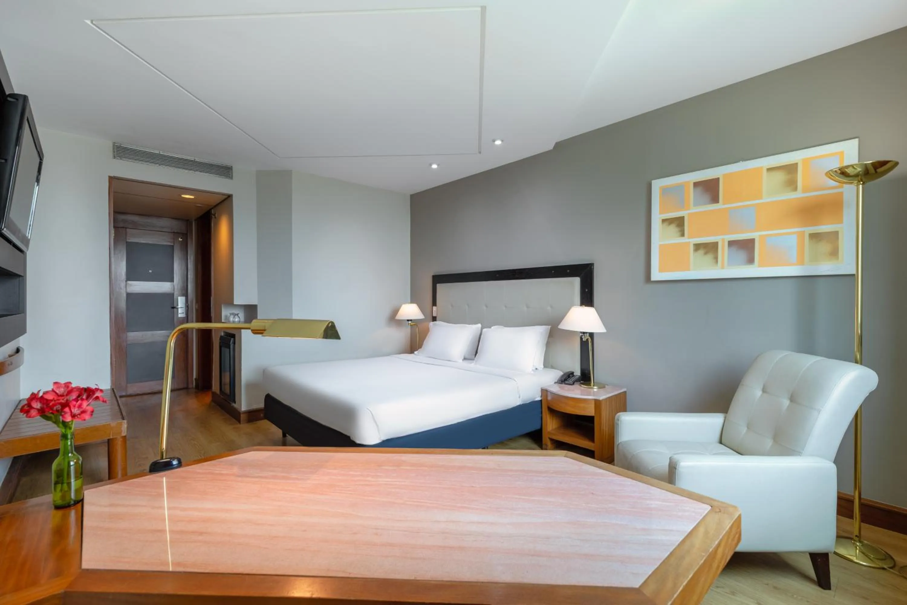 Photo of the whole room, Bed in Pestana São Paulo