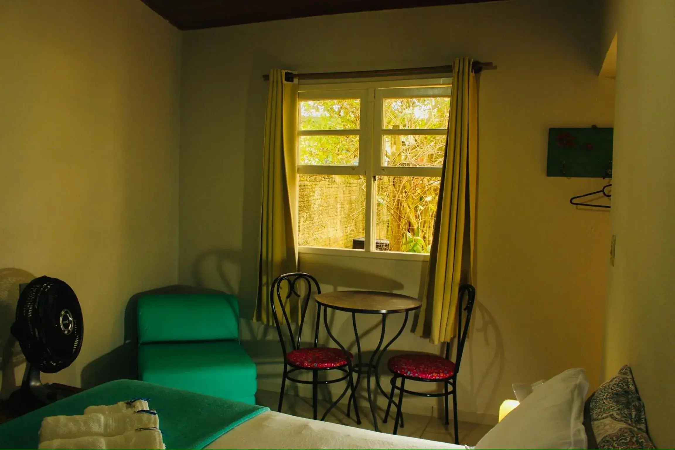Double Room with Private Bathroom in Casa dos Açores B&B Double Room with Private Bathroom in Casa dos Açores B&B