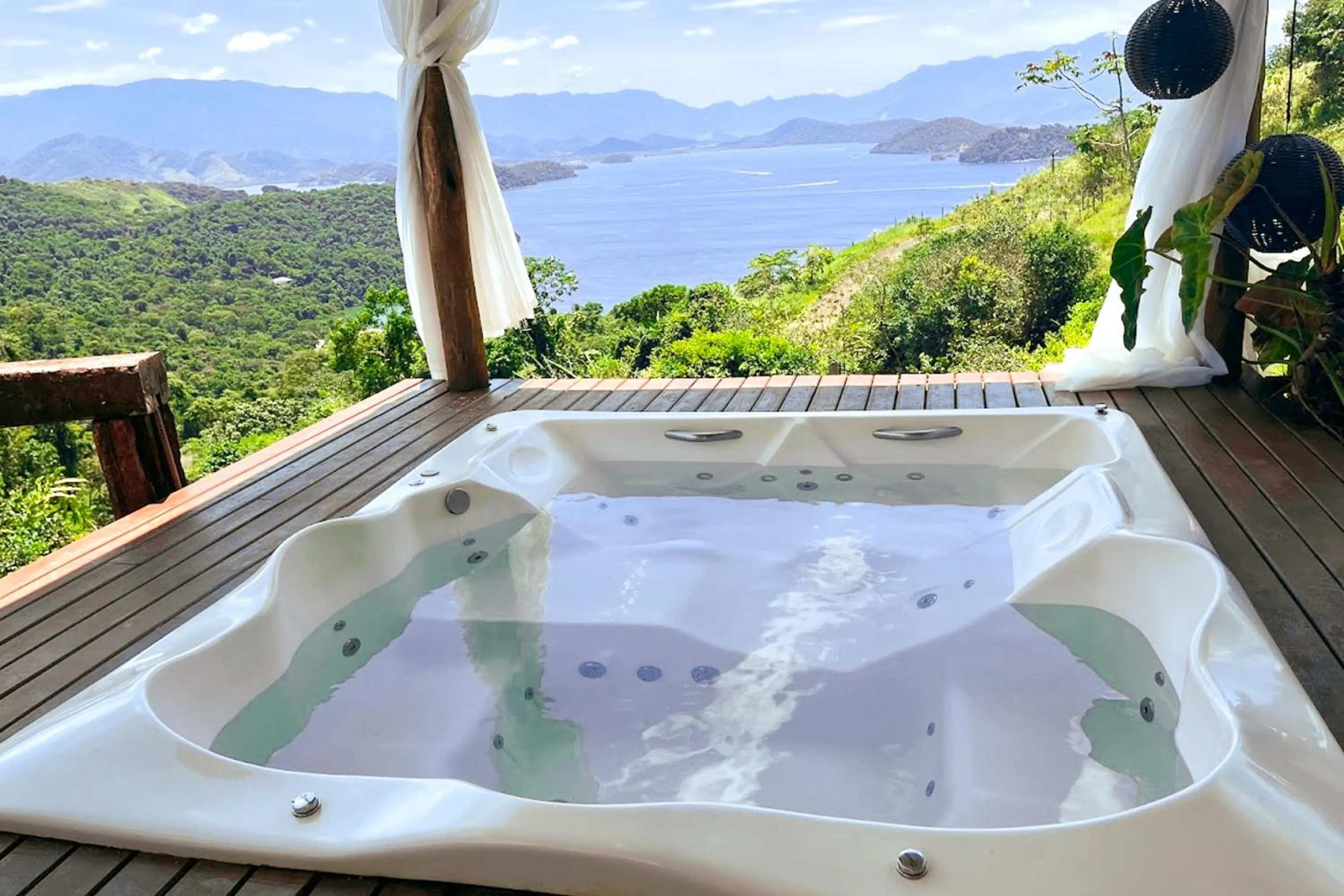 Hot Tub in Pousada Sonho Real