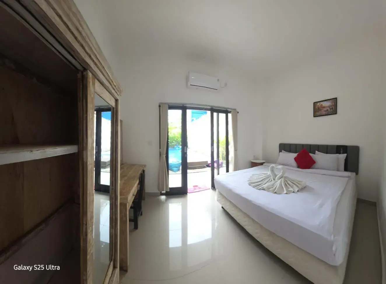 King Room with Pool View in Ceria House Ungasan Uluwatu King Room with Pool View in Ceria House Ungasan Uluwatu