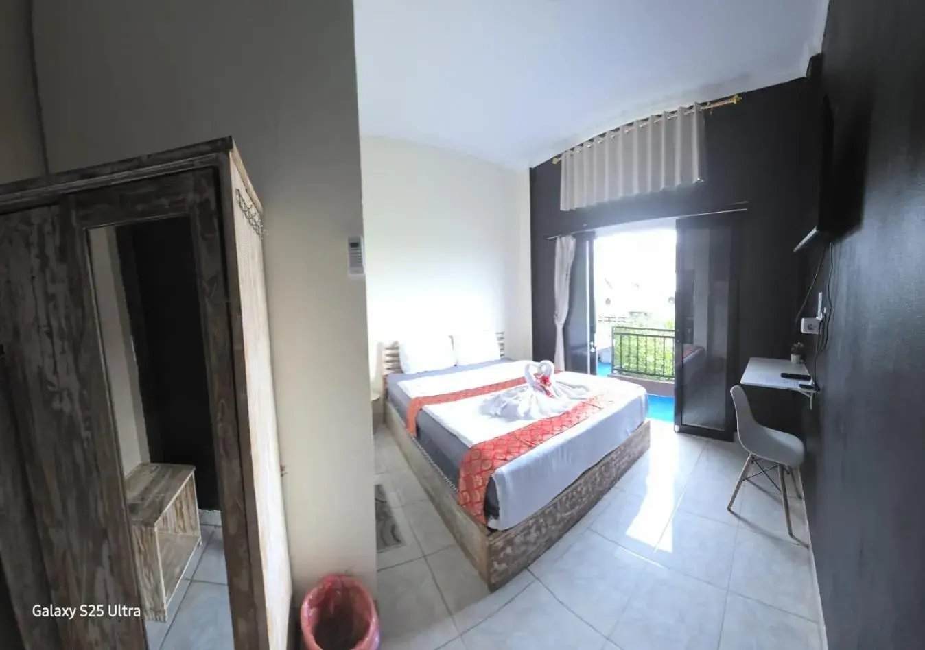 Queen Room with Pool View in Ceria House Ungasan Uluwatu Queen Room with Pool View in Ceria House Ungasan Uluwatu