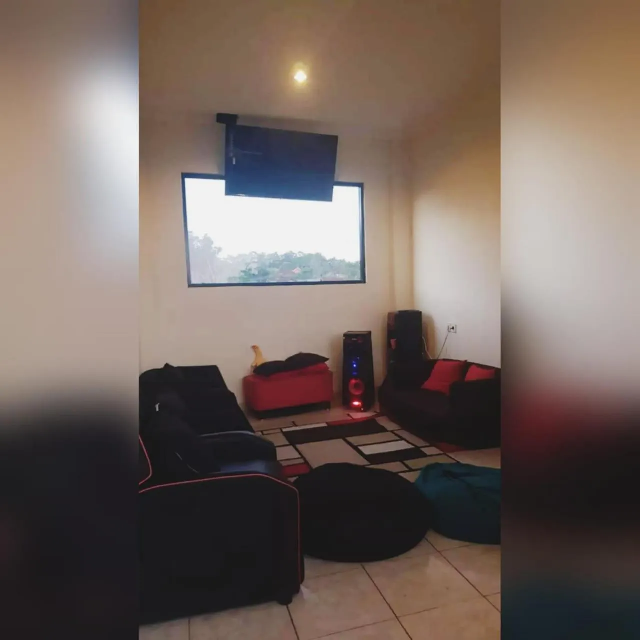 Communal lounge/ TV room in Ceria House Ungasan Uluwatu