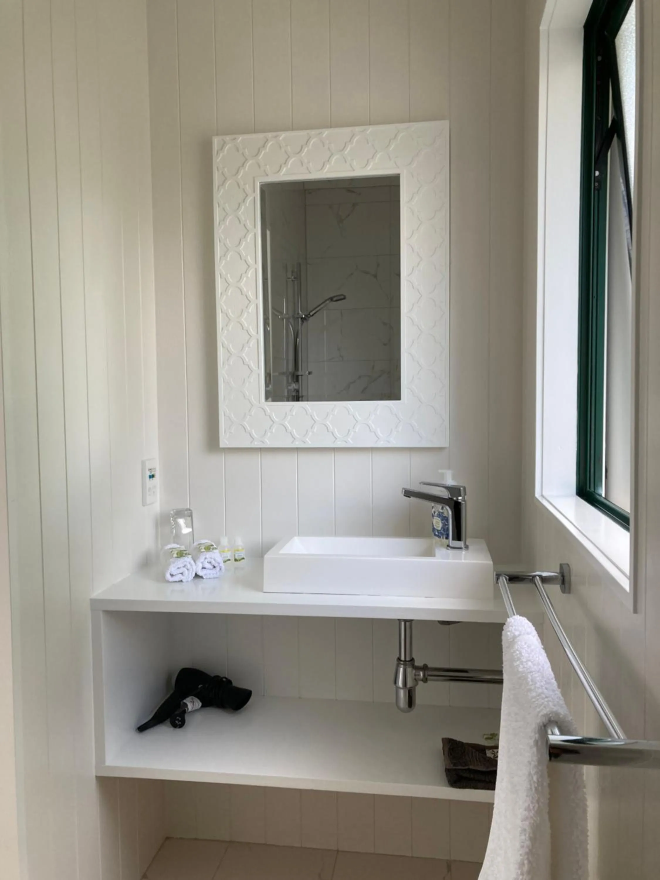 Bathroom in Hahei Bed and Breakfast