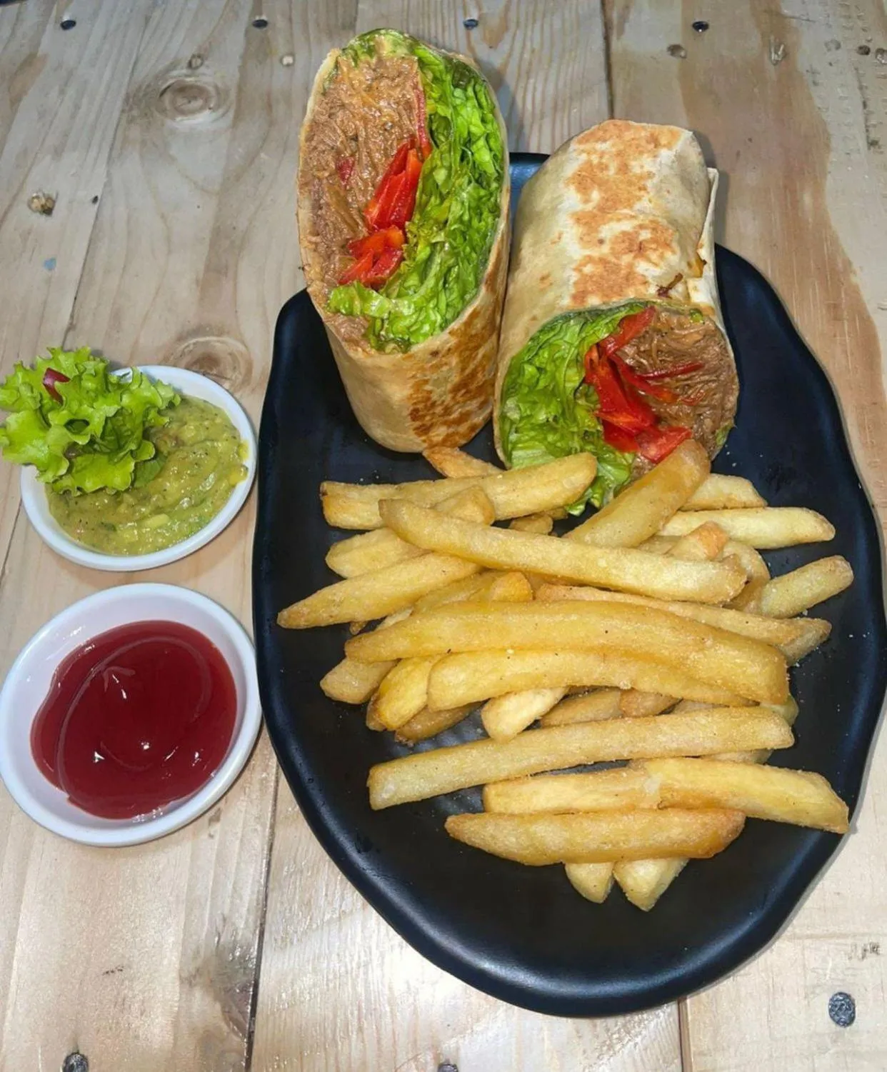 Restaurant/places to eat in Solmi Rooms