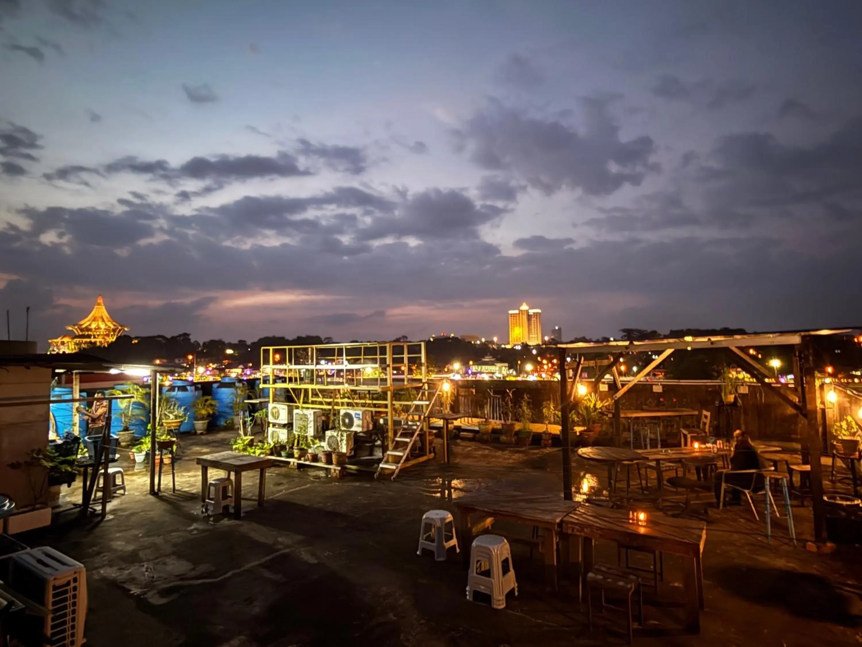 Bird's eye view in Woodpecker Lodge, Kuching Bird's eye view in Woodpecker Lodge, Kuching