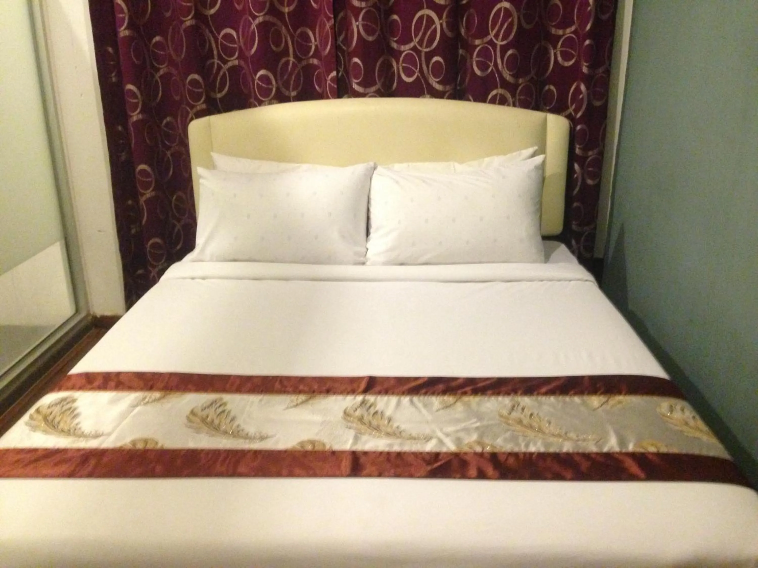 Bed in Woodpecker Lodge, Kuching