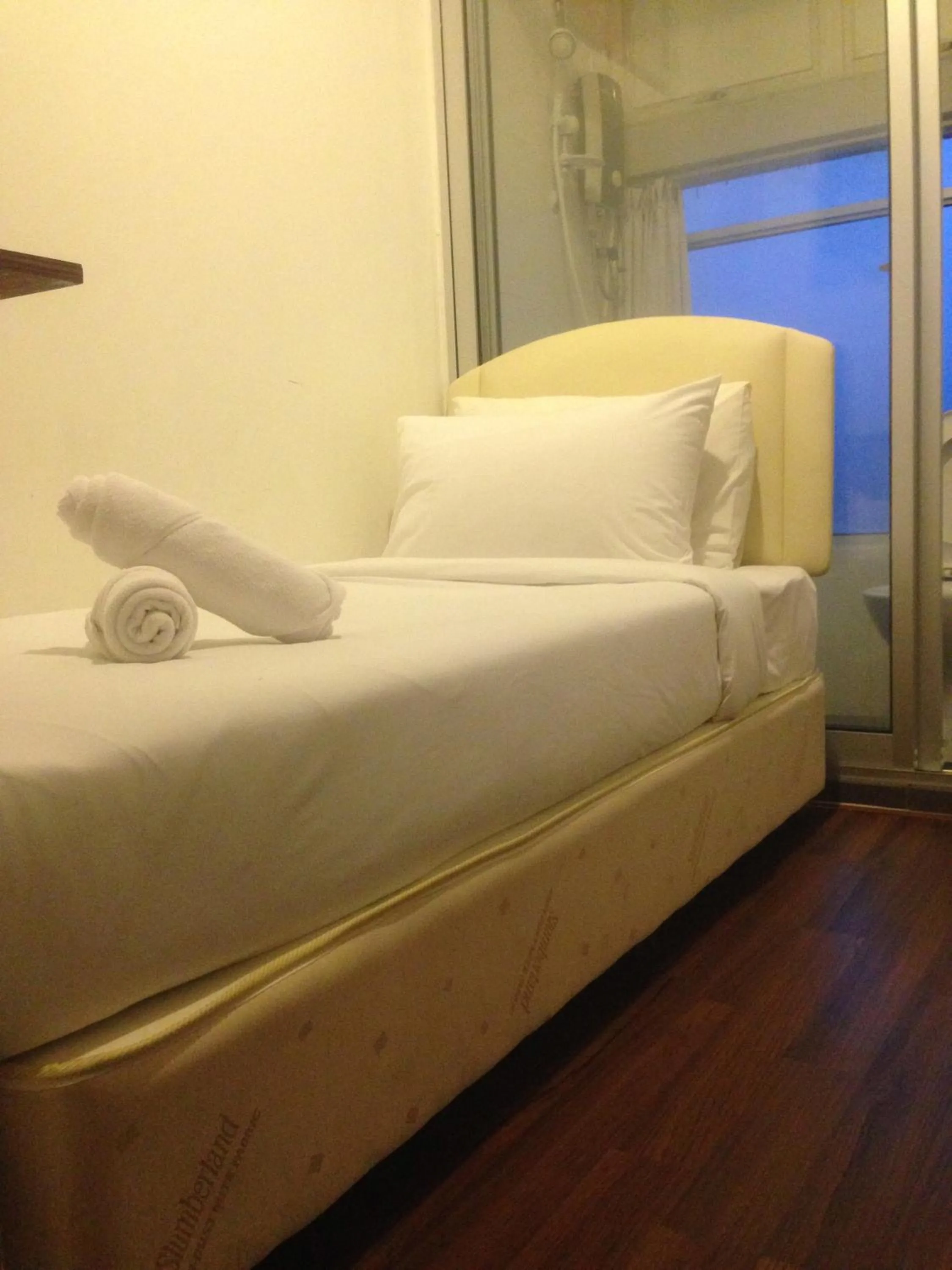 Bedroom, Bed in Woodpecker Lodge, Kuching