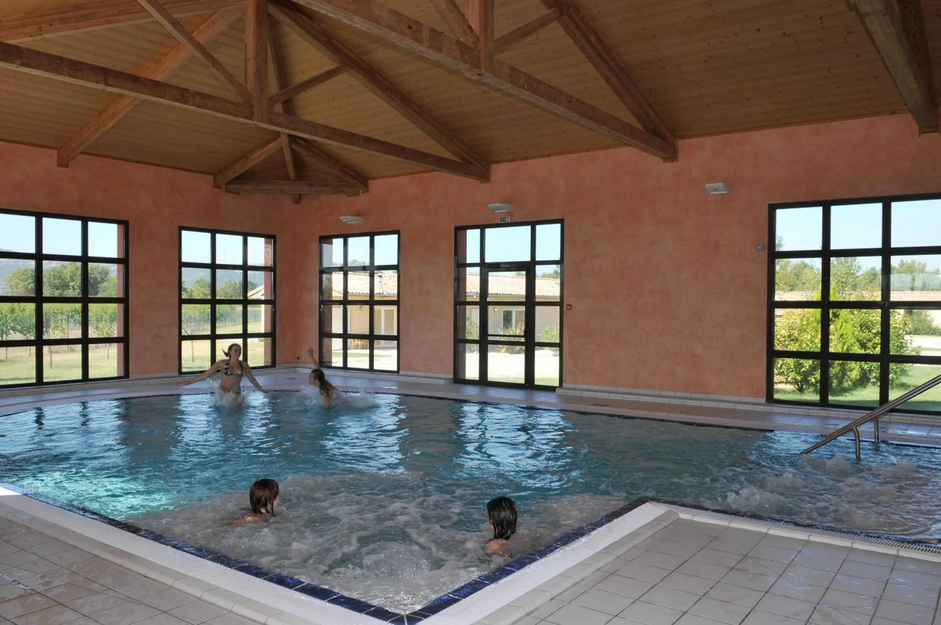Swimming pool in Domaine d'Agrippa Valence