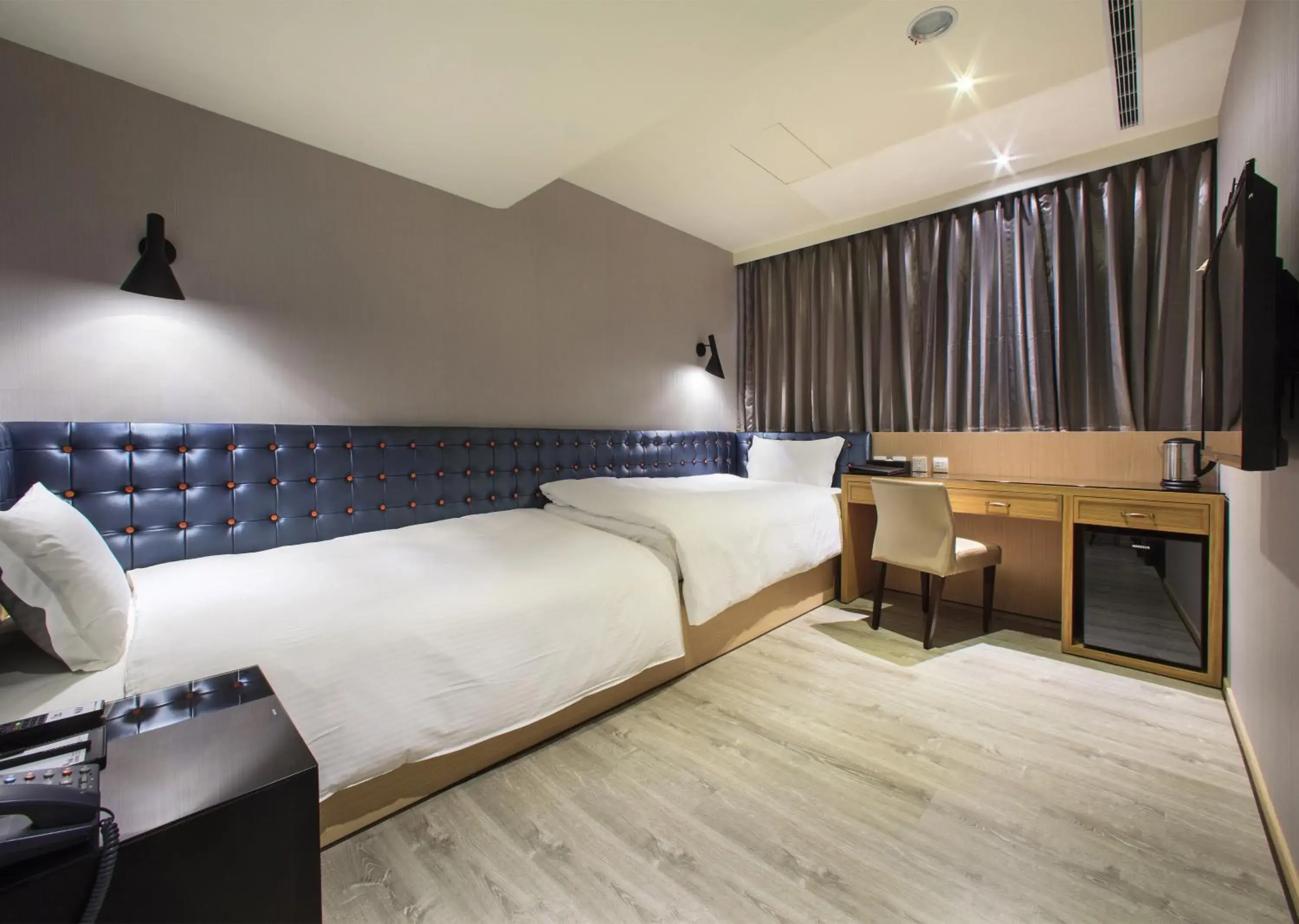 Photo of the whole room, Bed in Stay Hotel - Taichung Yizhong Photo of the whole room, Bed in Stay Hotel - Taichung Yizhong