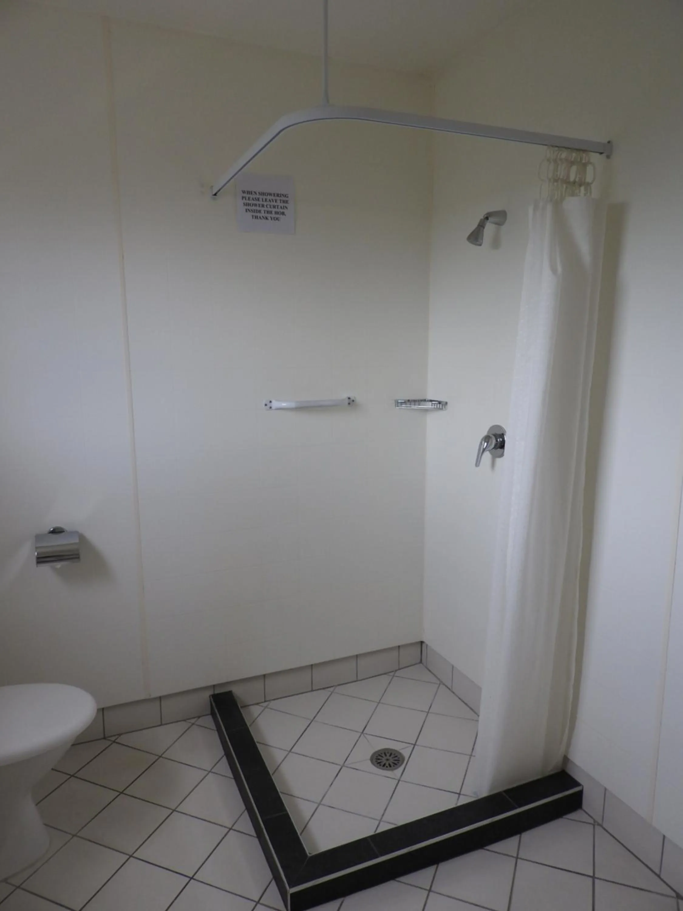 Bathroom in A'Abode Motor Lodge